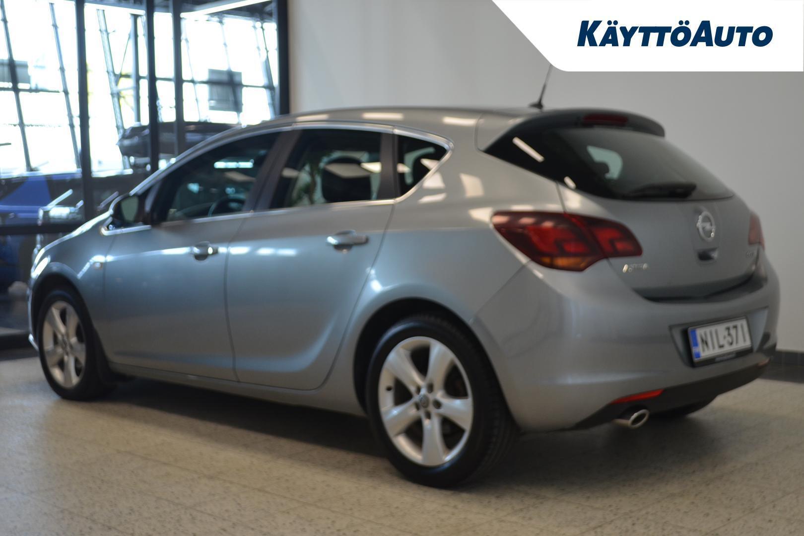 Opel Astra 2013, photo 4/26