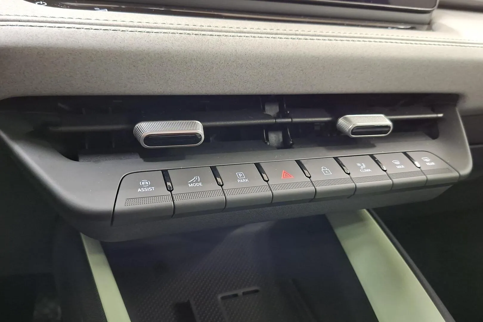 Skoda Epiq LTS-557 carousel image