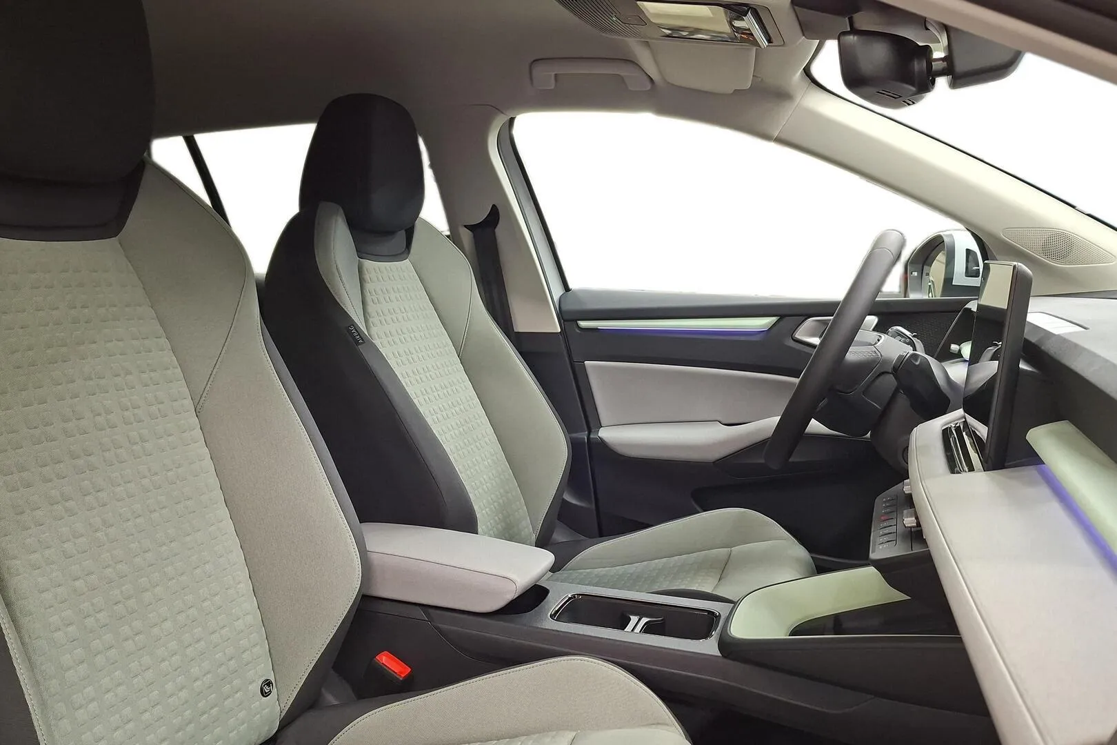 Skoda Epiq LTS-557 carousel image