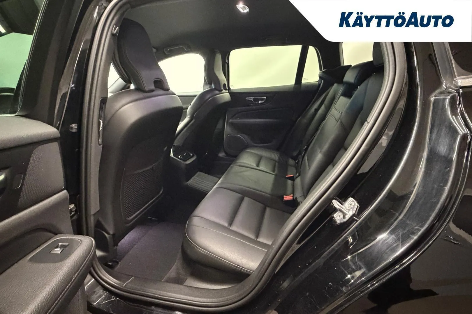 Volvo V60 RVC-598 carousel image