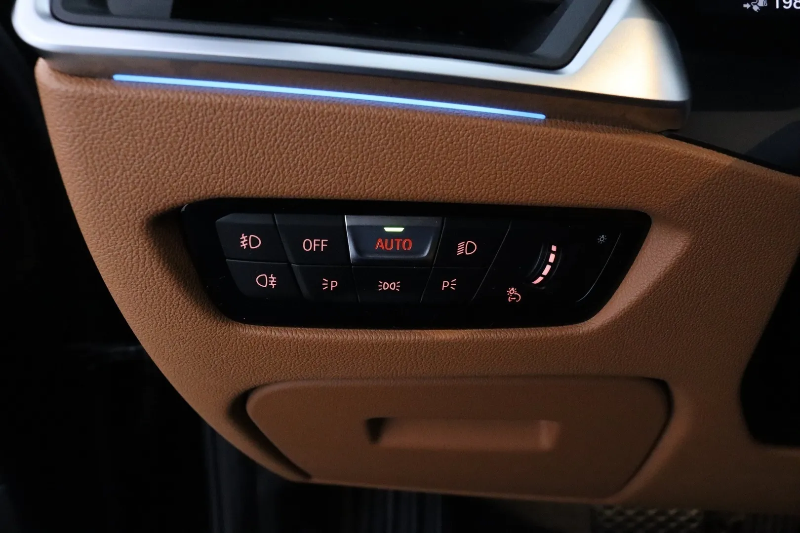 BMW 330 GOG-801 carousel image