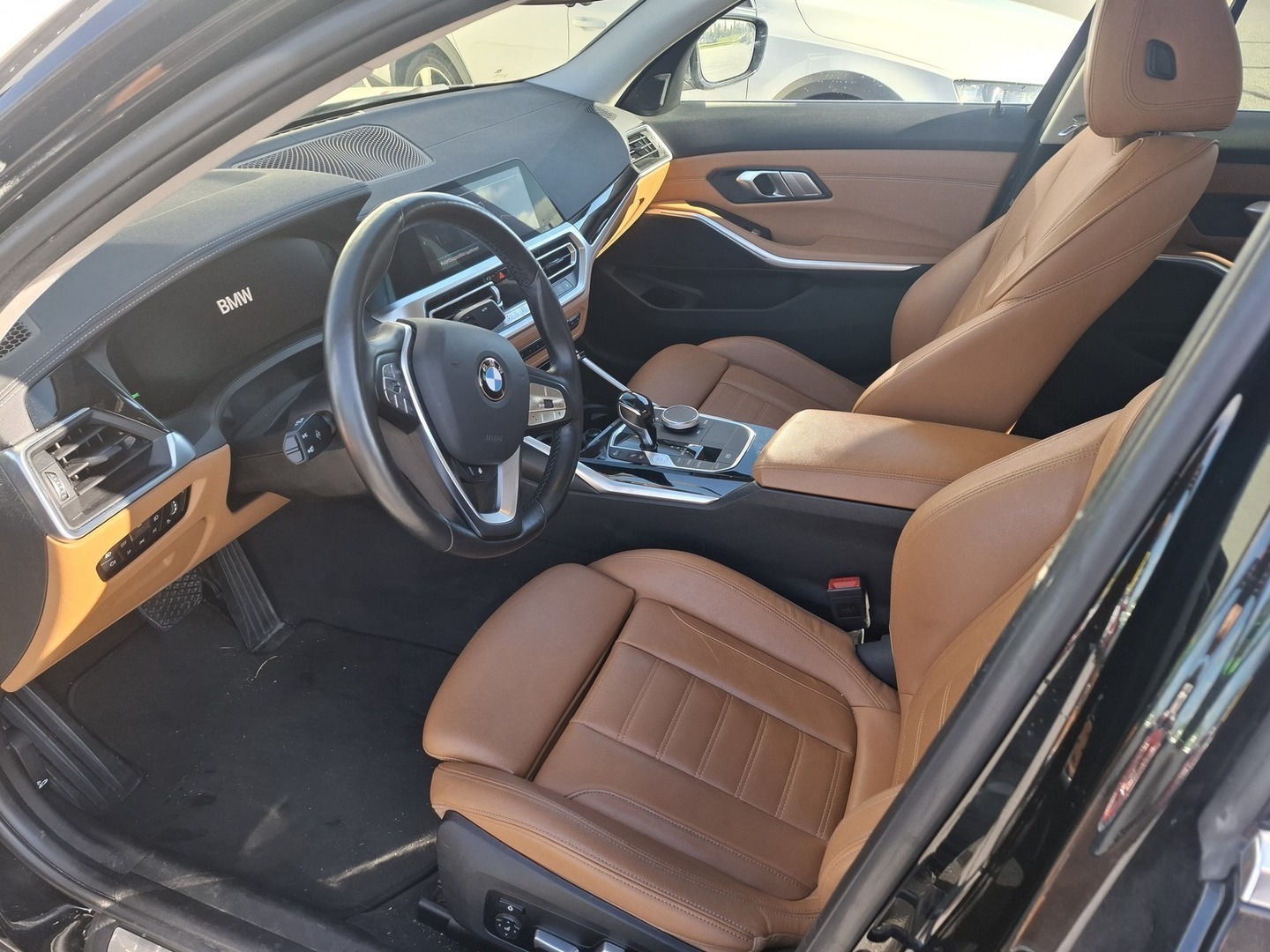 BMW 330 2021, photo 2/4