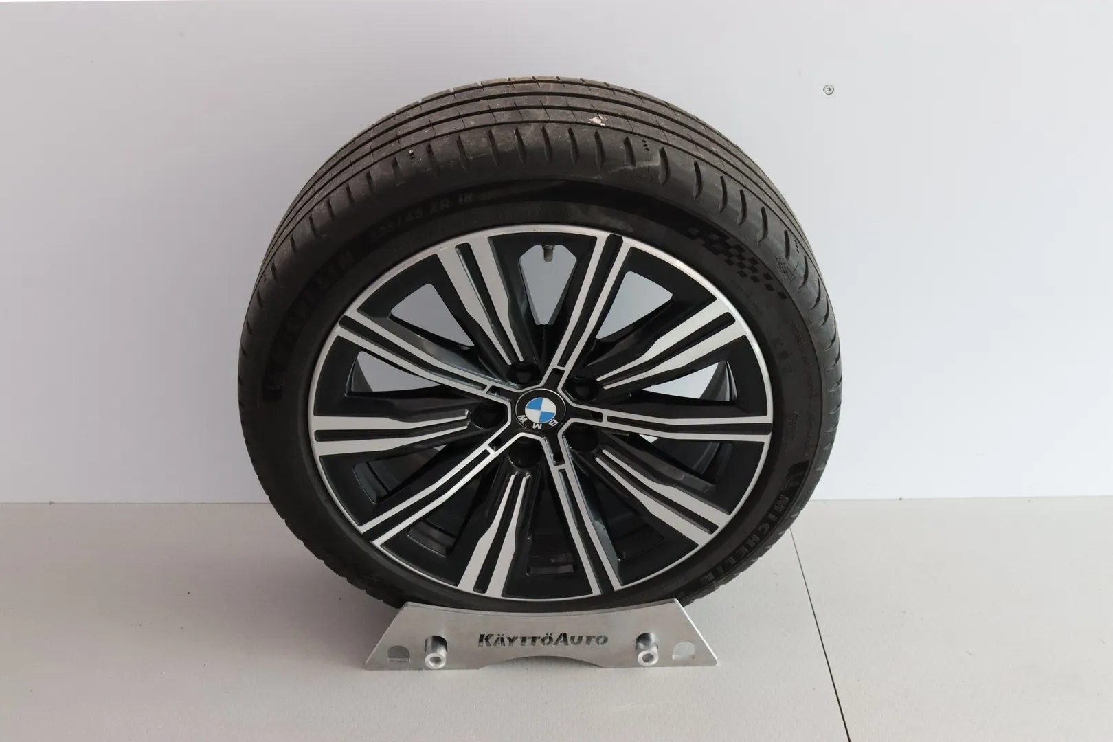 BMW 330 GOG-801 carousel image