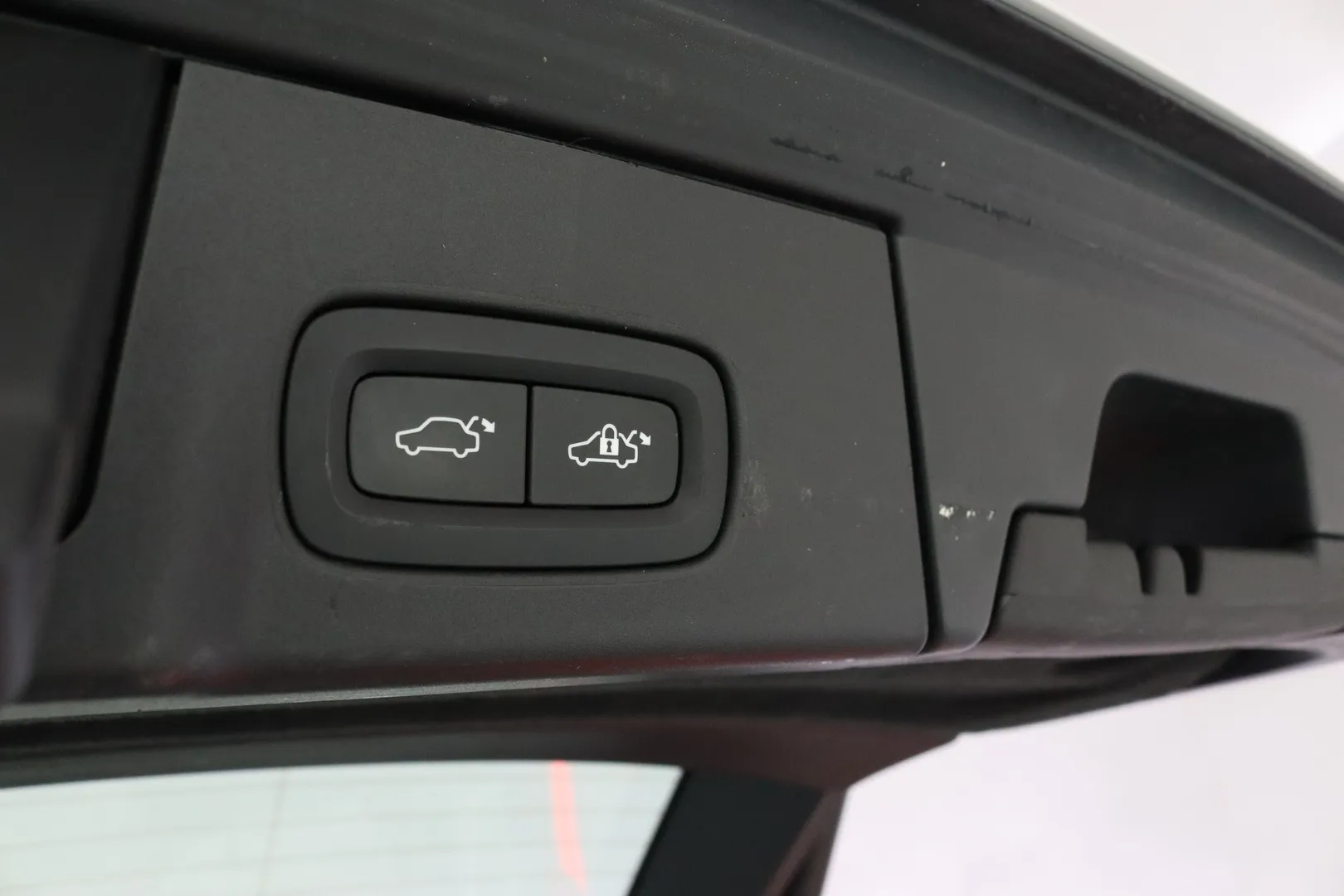 Volvo V90 MMU-861 carousel image