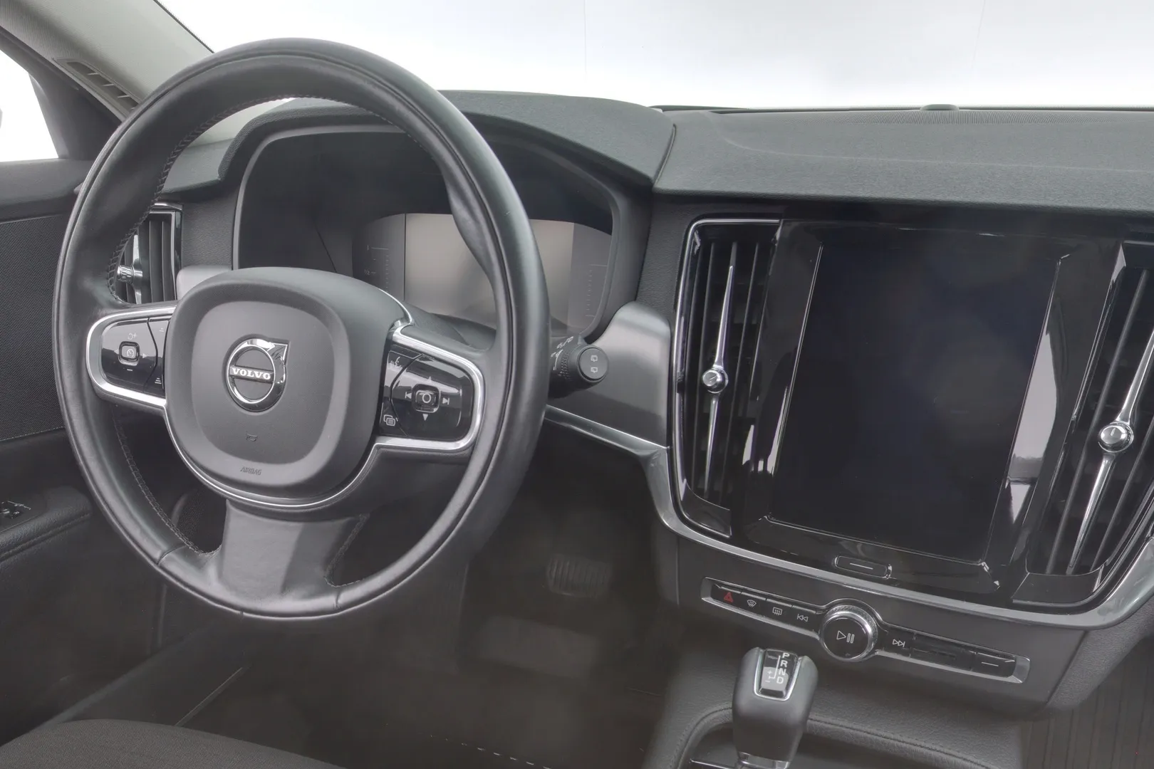 Volvo V90 MMU-861 carousel image