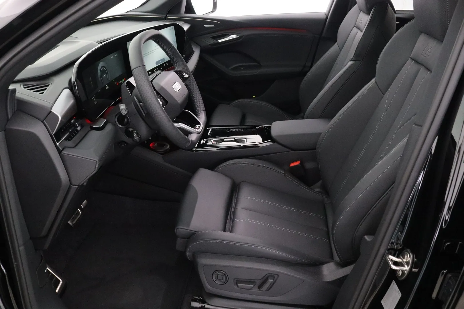 Audi Q6 e-tron SZN-869 carousel image