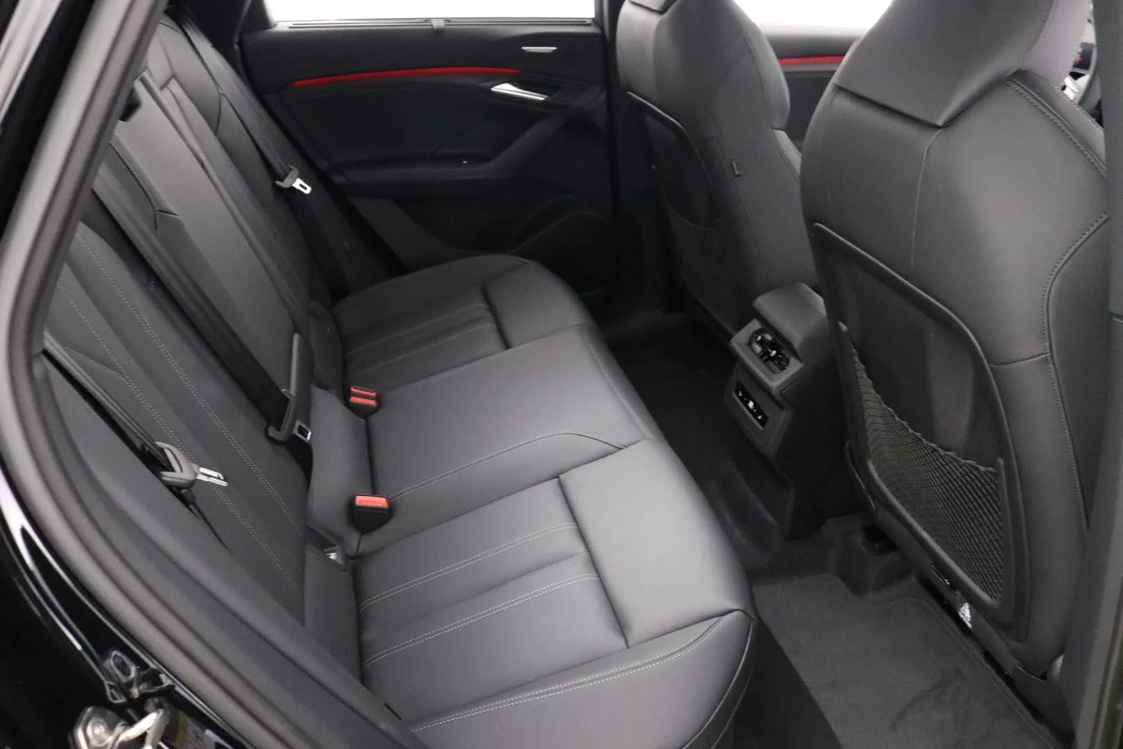 Audi Q6 e-tron SZN-869 carousel image