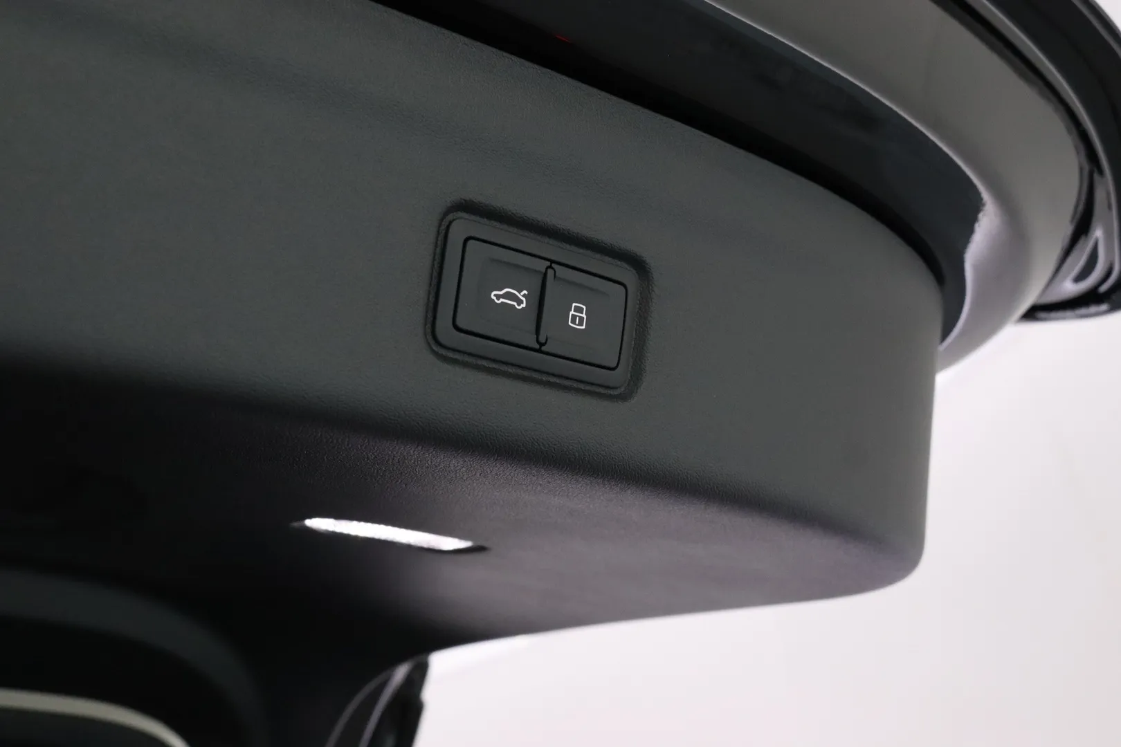 Audi Q6 e-tron SZN-869 carousel image