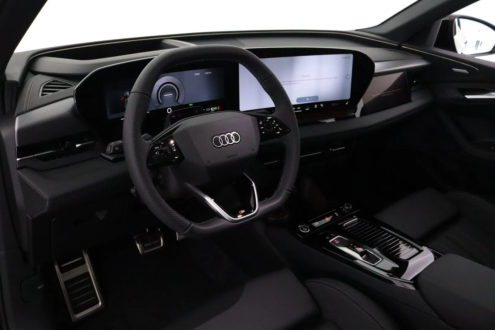 Audi Q6 e-tron SZN-869 carousel image