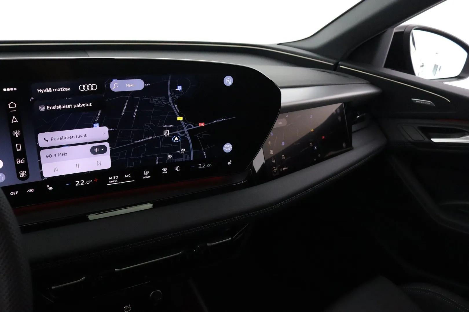 Audi Q6 e-tron SZN-869 carousel image
