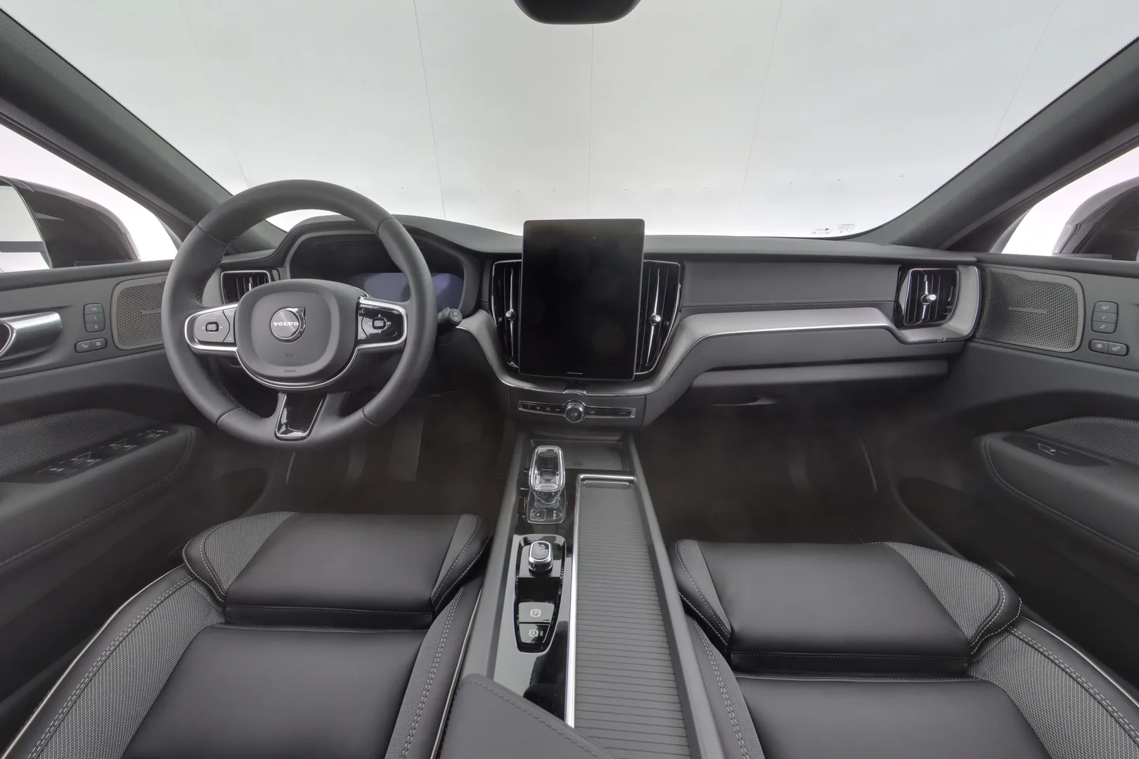 Volvo XC60 NOV-313 carousel image