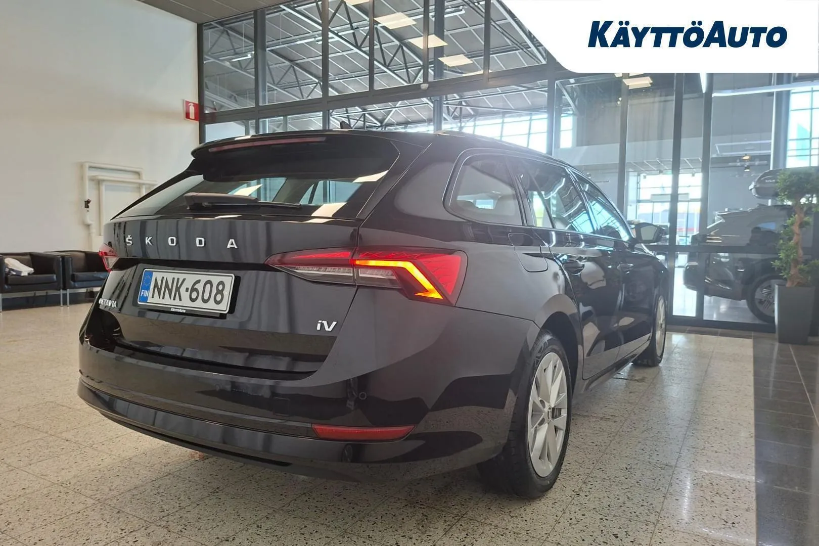 Skoda Octavia NNK-608 carousel image