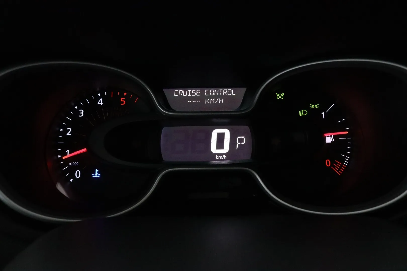 Nissan NV300 YLP-148 carousel image