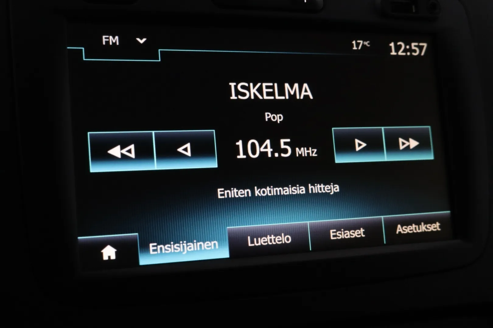 Nissan NV300 YLP-148 carousel image