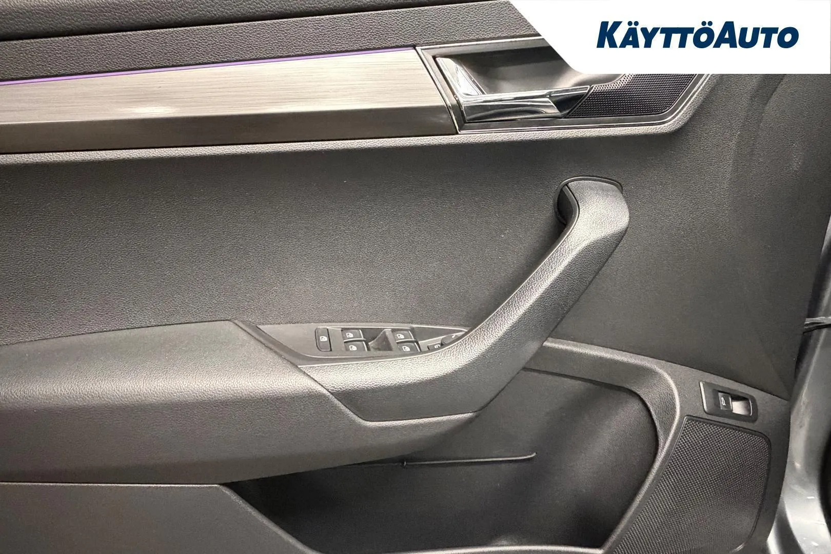 Skoda Karoq CON-823 carousel image
