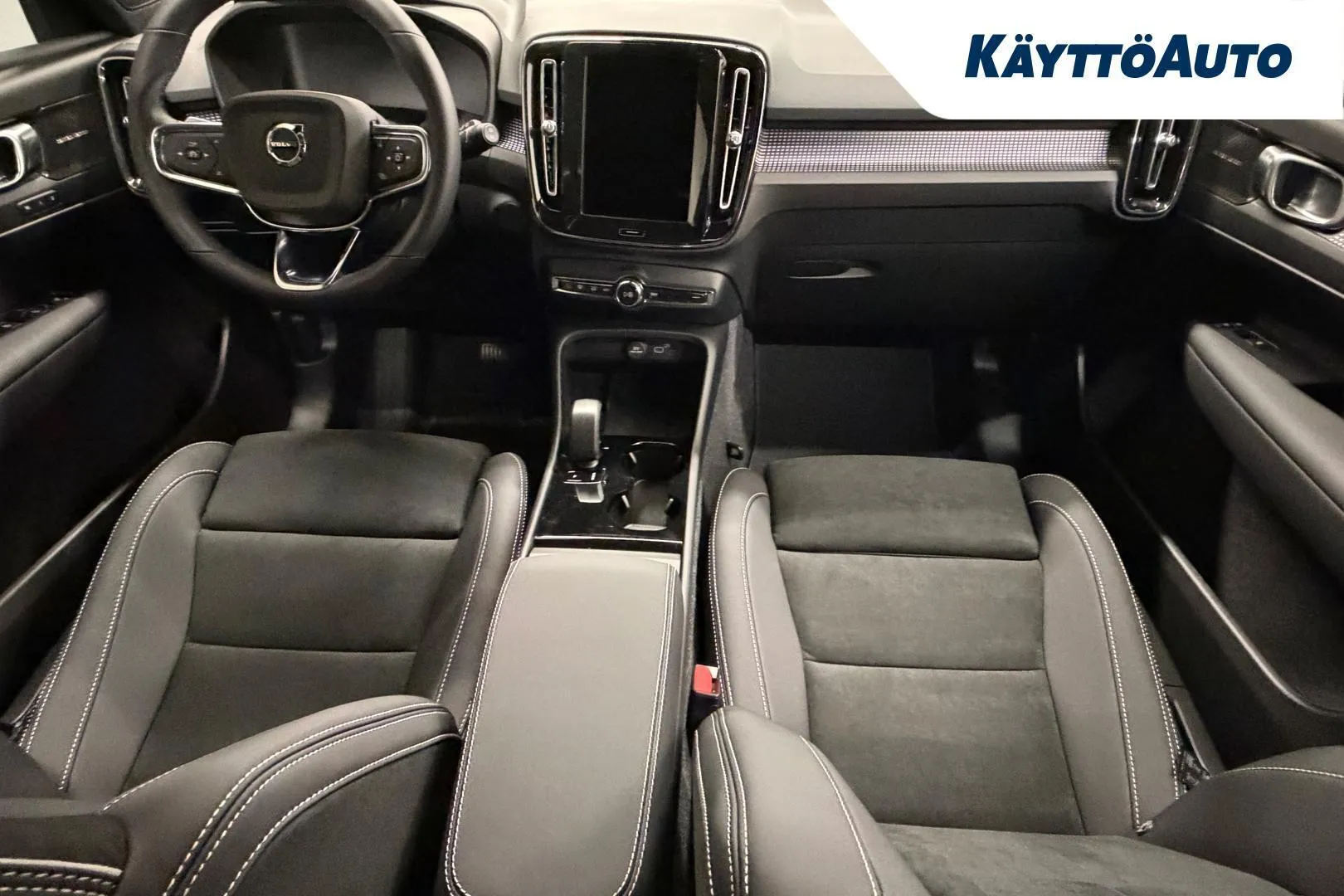 Volvo EX40 NOV-296 carousel image