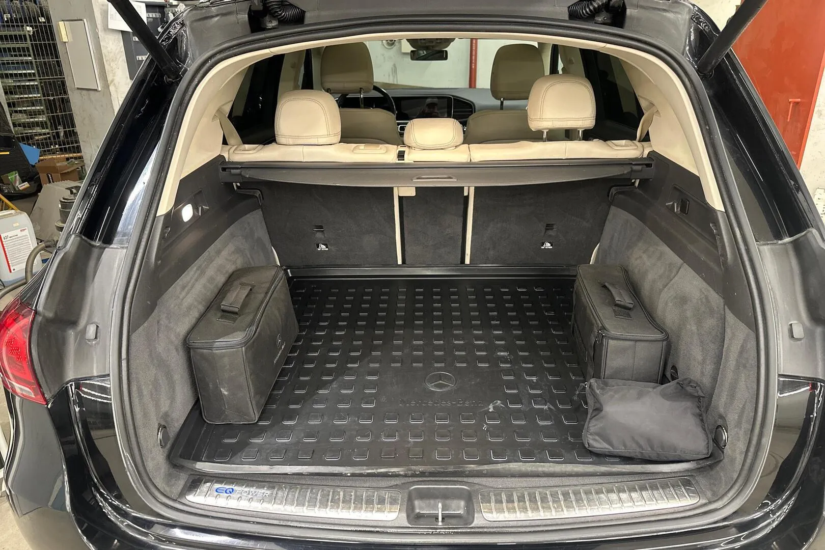 Mercedes-Benz GLE YXJ-320 carousel image
