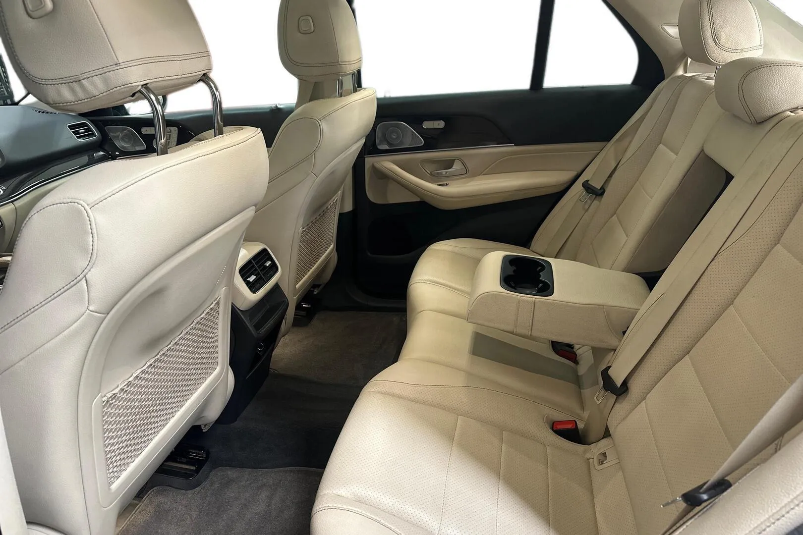 Mercedes-Benz GLE YXJ-320 carousel image