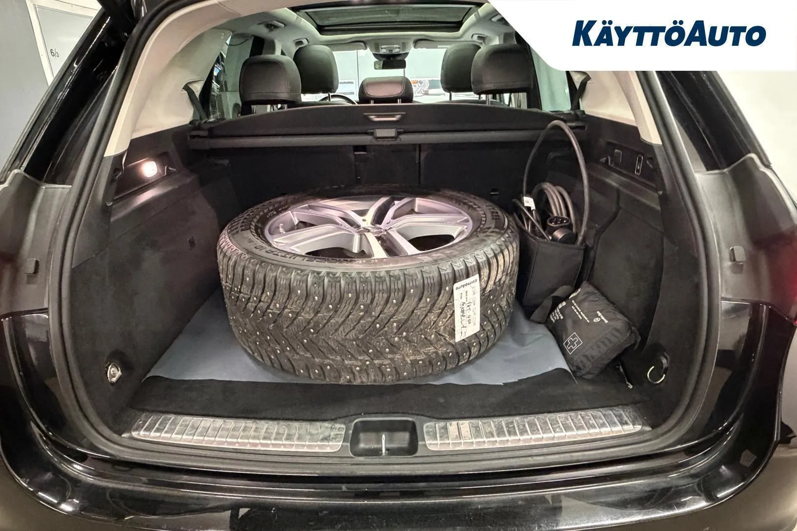 Mercedes-Benz GLE YKT-460 carousel image