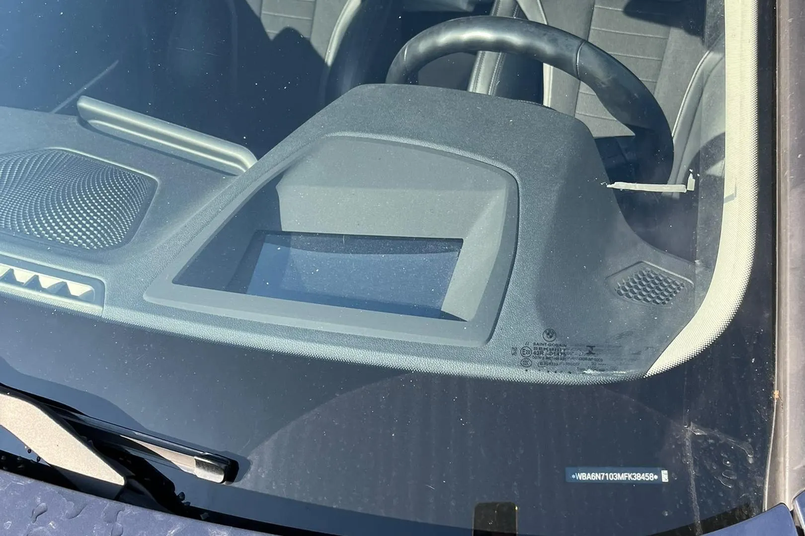 BMW 330 LTE-735 carousel image