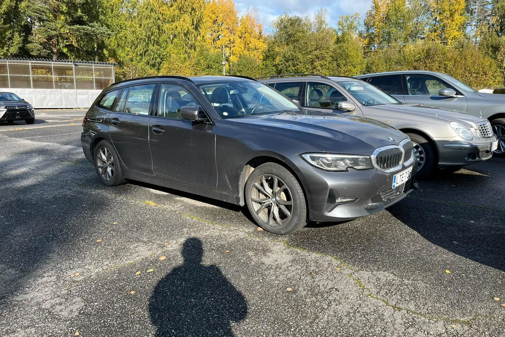 BMW 330 LTE-735 carousel image