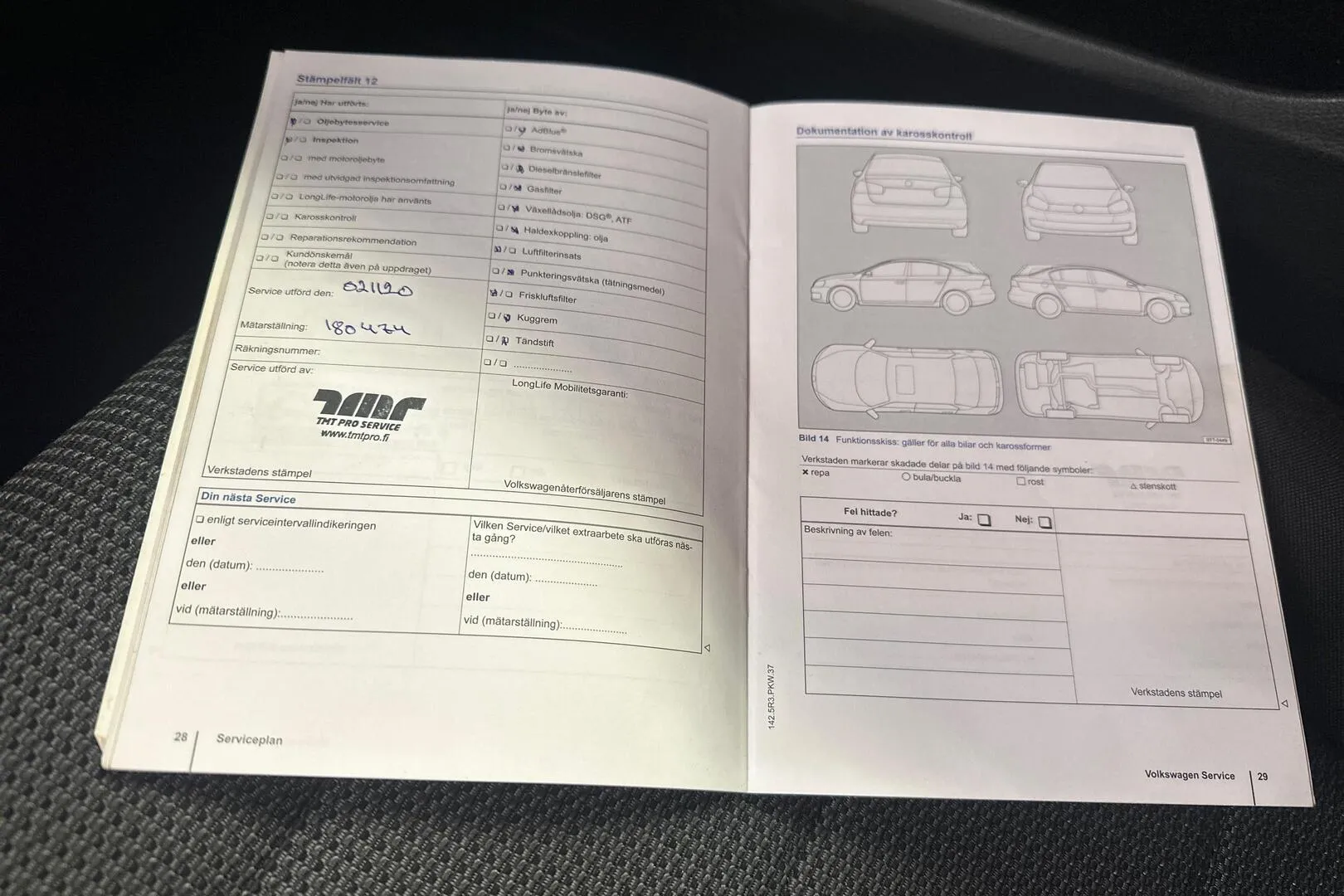 Volkswagen Passat YJP-941 carousel image