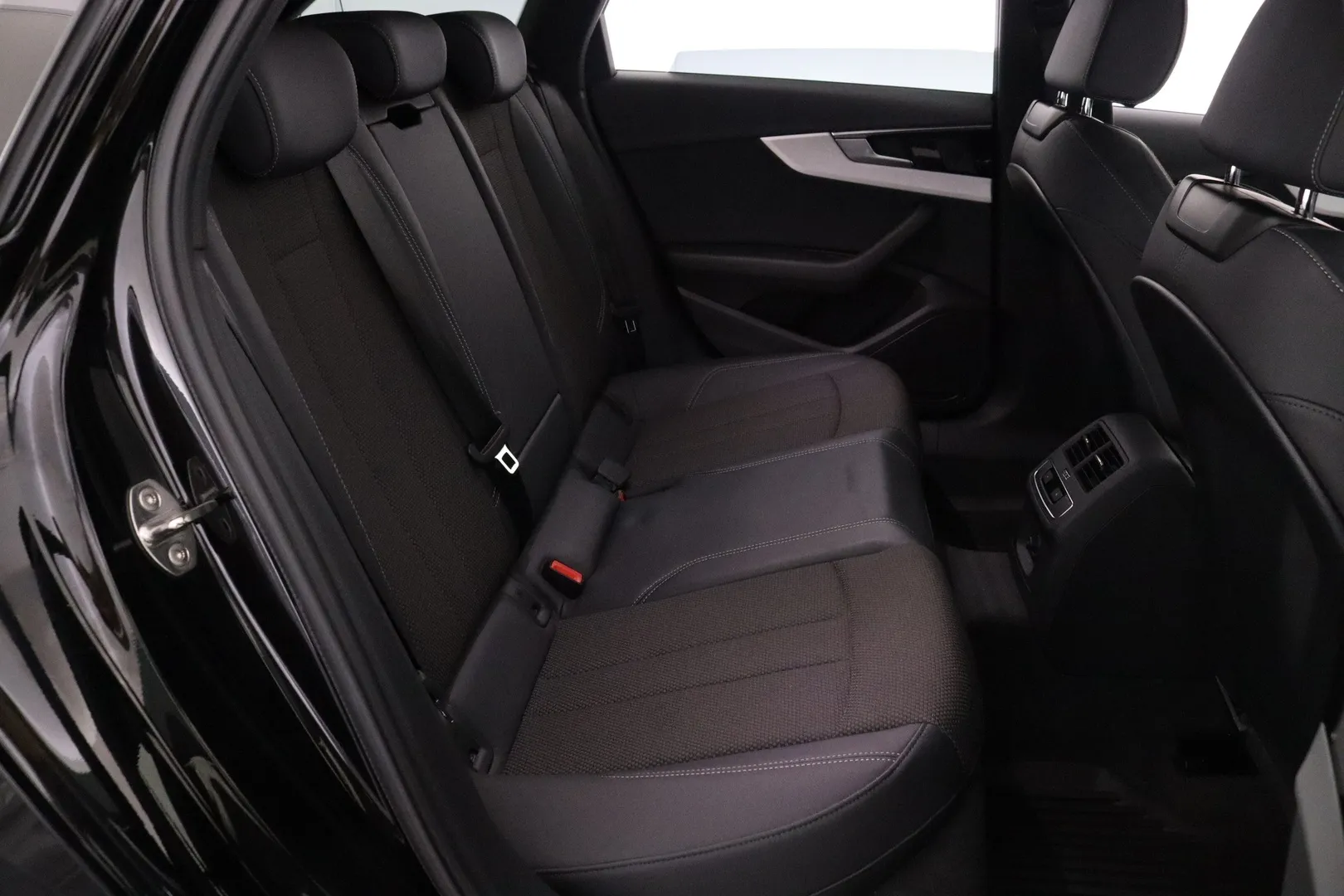 Audi A4 ETO-428 carousel image