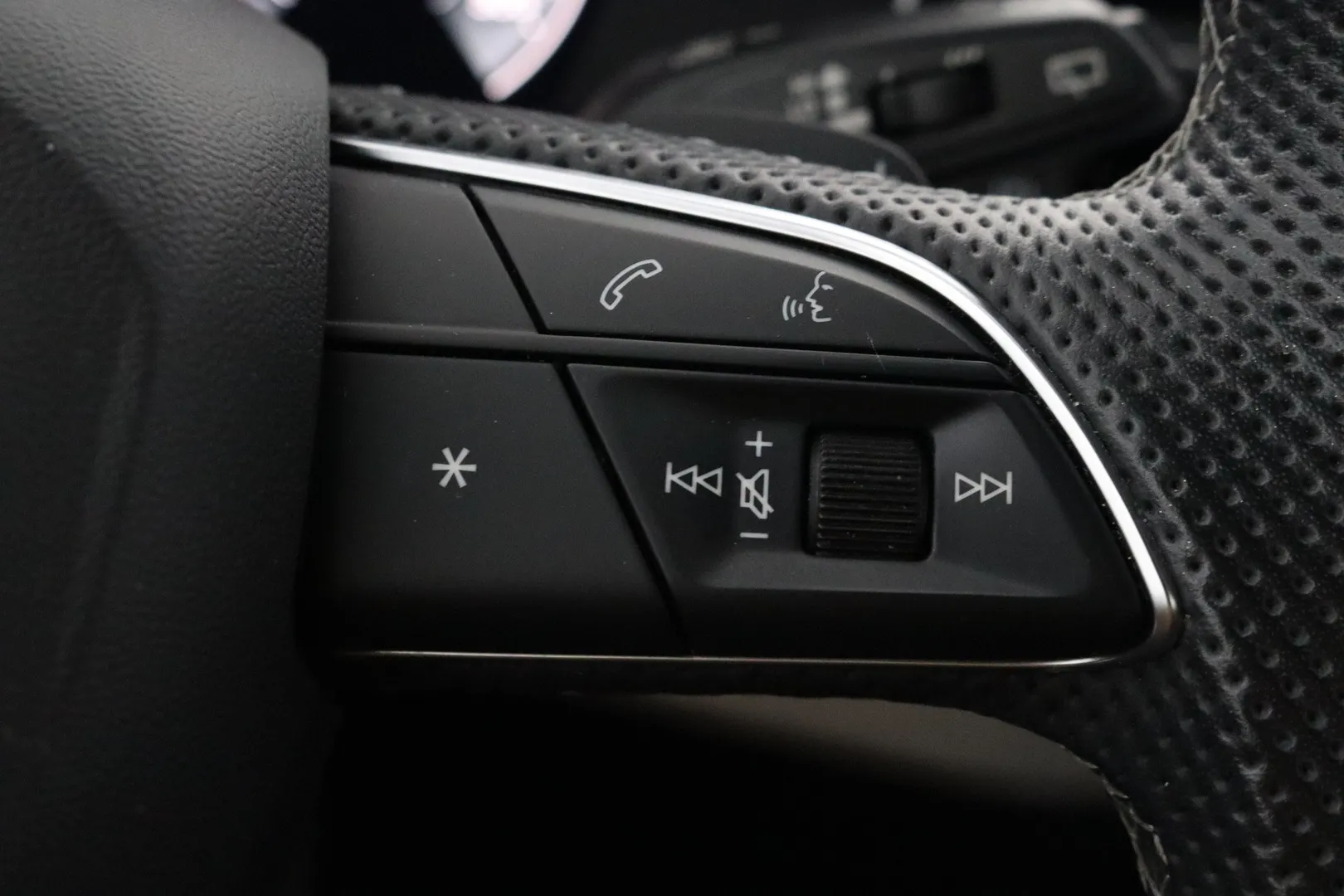 Audi A4 ETO-428 carousel image