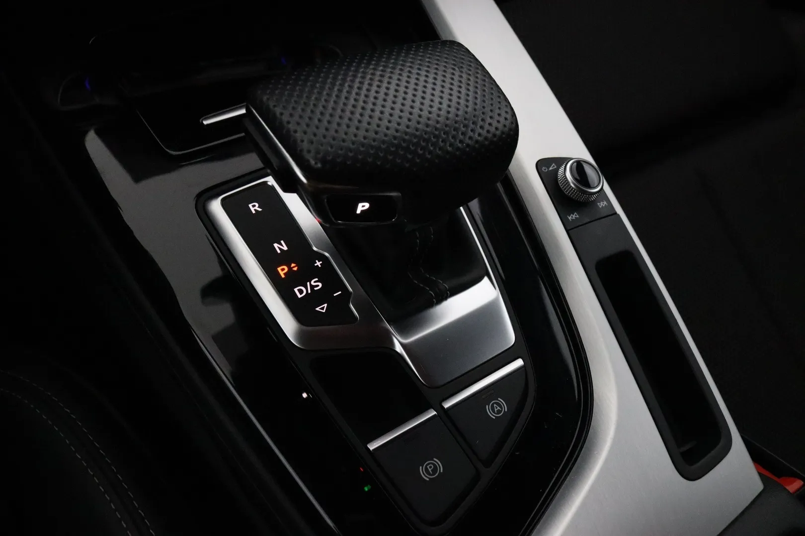 Audi A4 ETO-428 carousel image