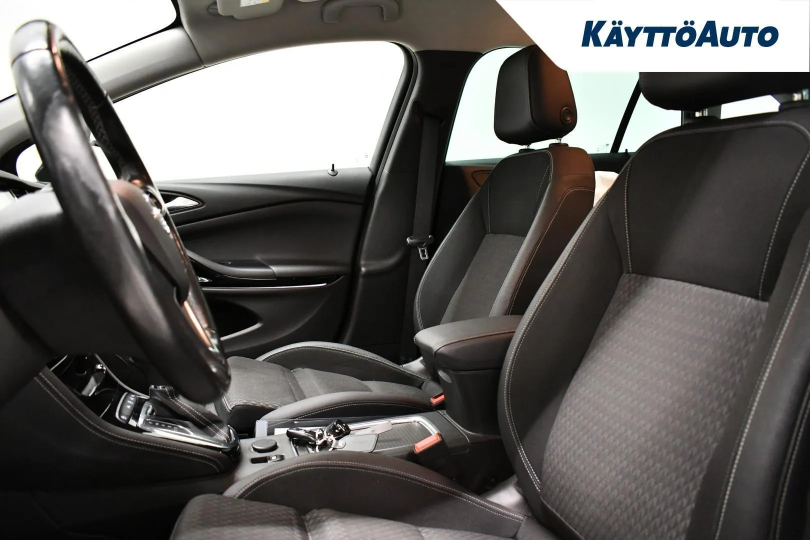 Opel Astra YKF-901 carousel image