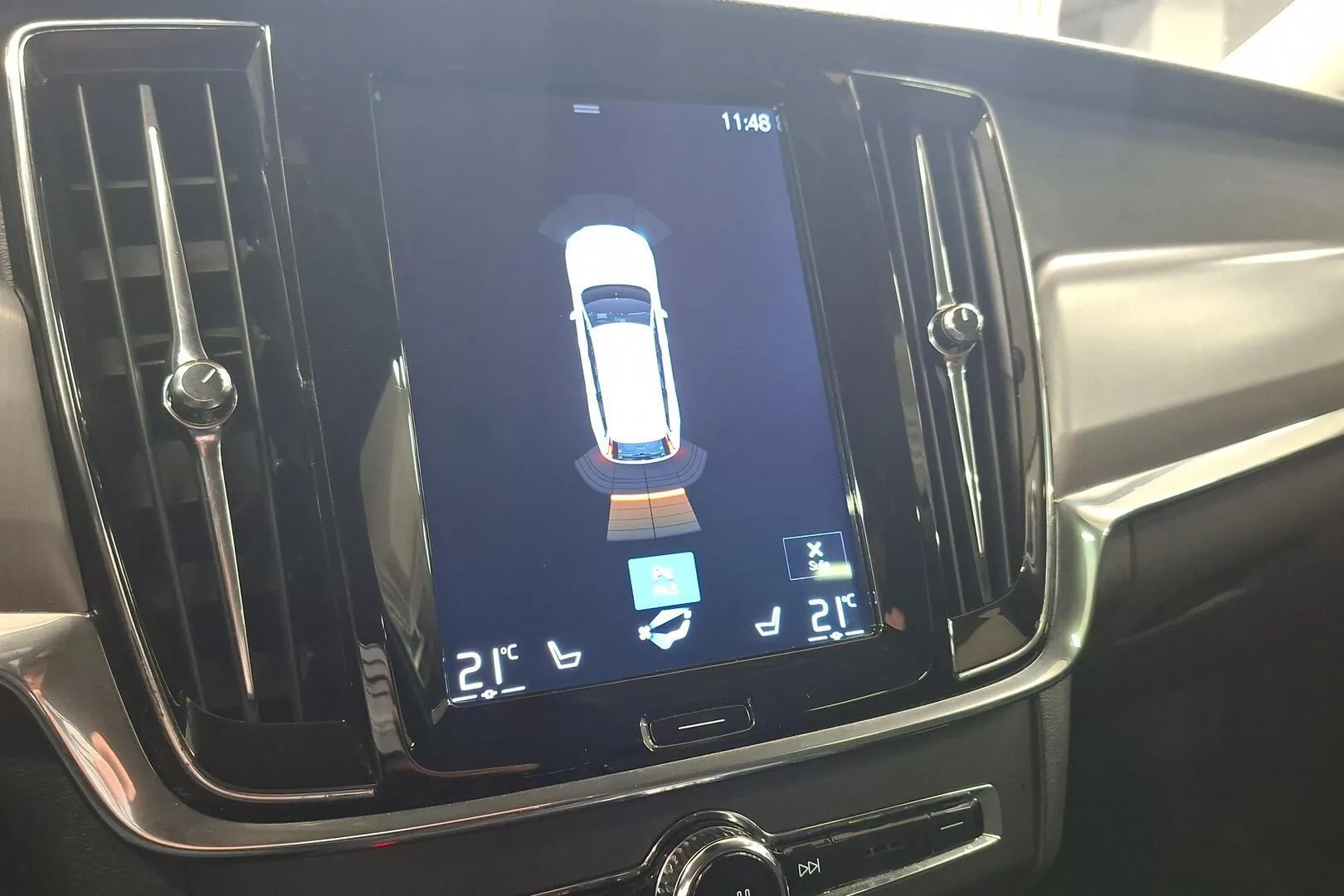 Volvo V90 YJX-307 carousel image
