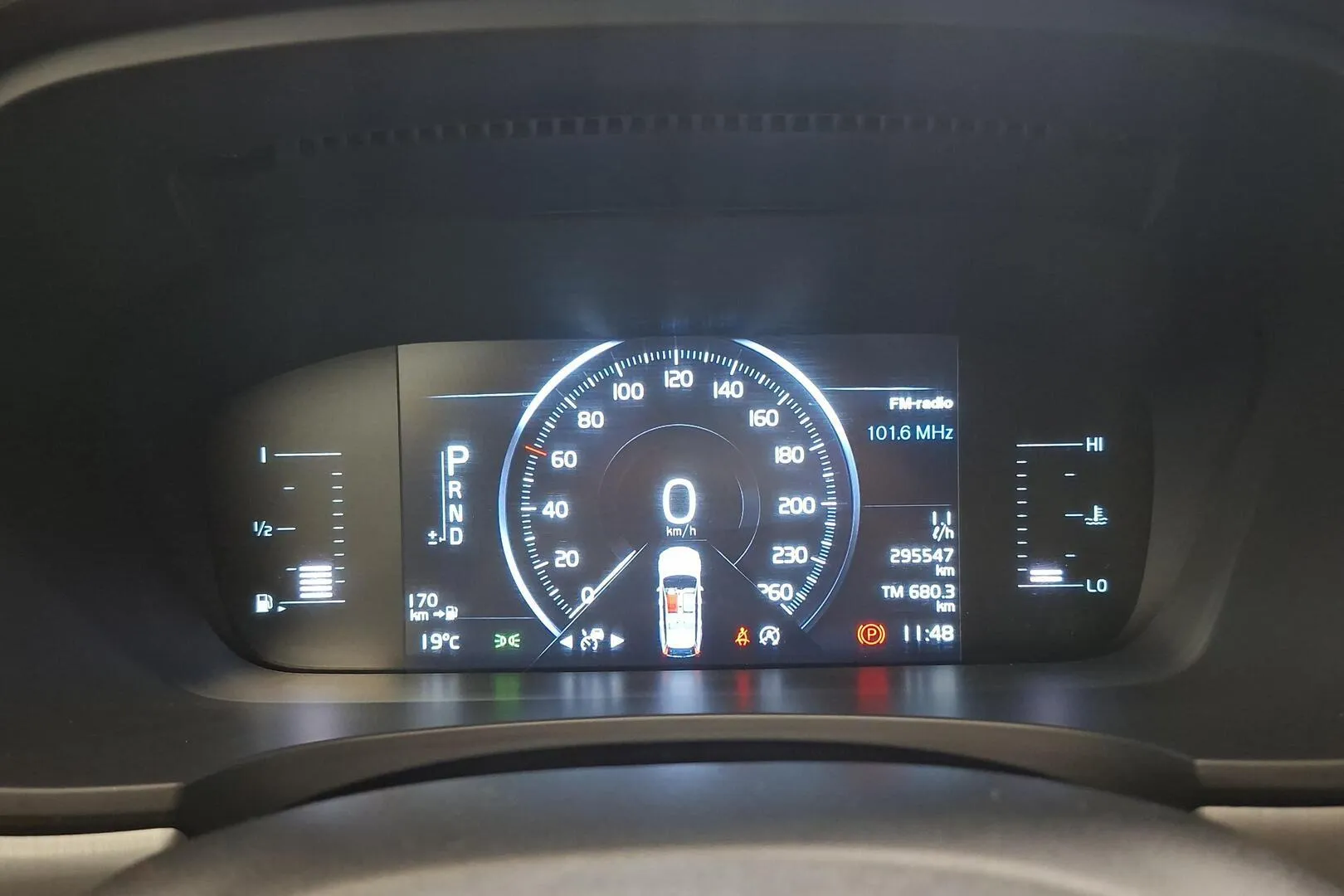 Volvo V90 YJX-307 carousel image