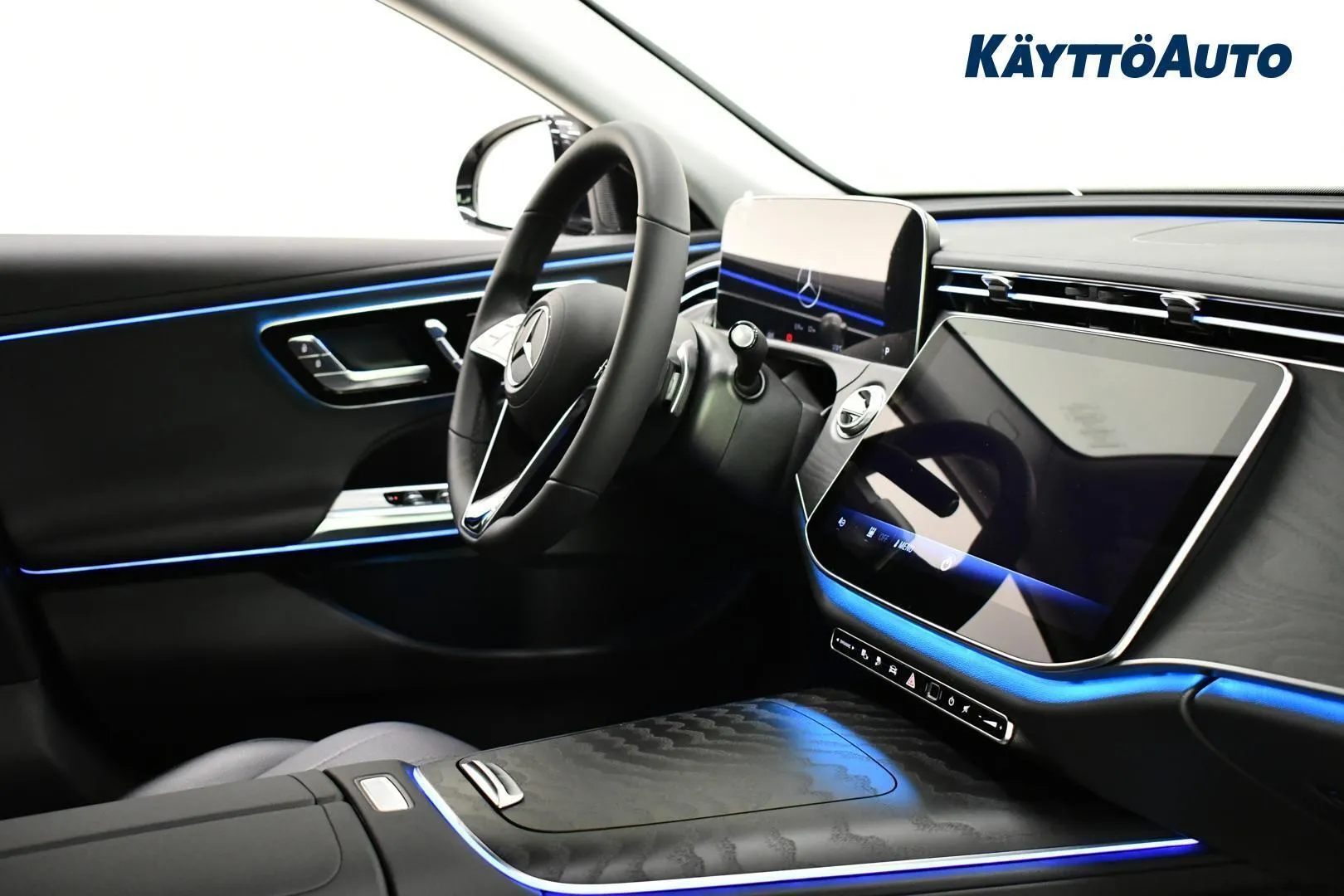 Mercedes-Benz E MRT-993 carousel image