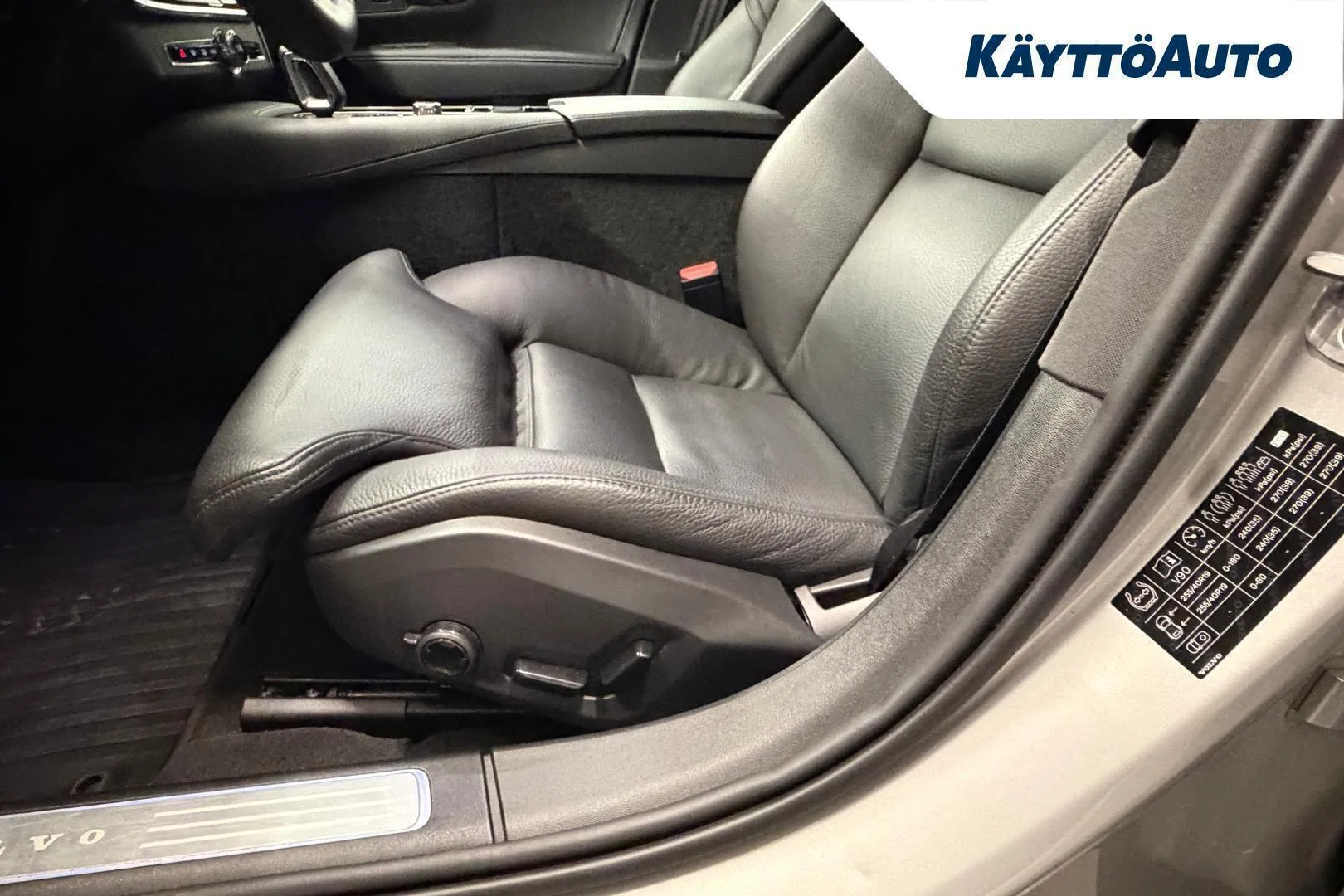 VOLVO V90 MSN-906 carousel image