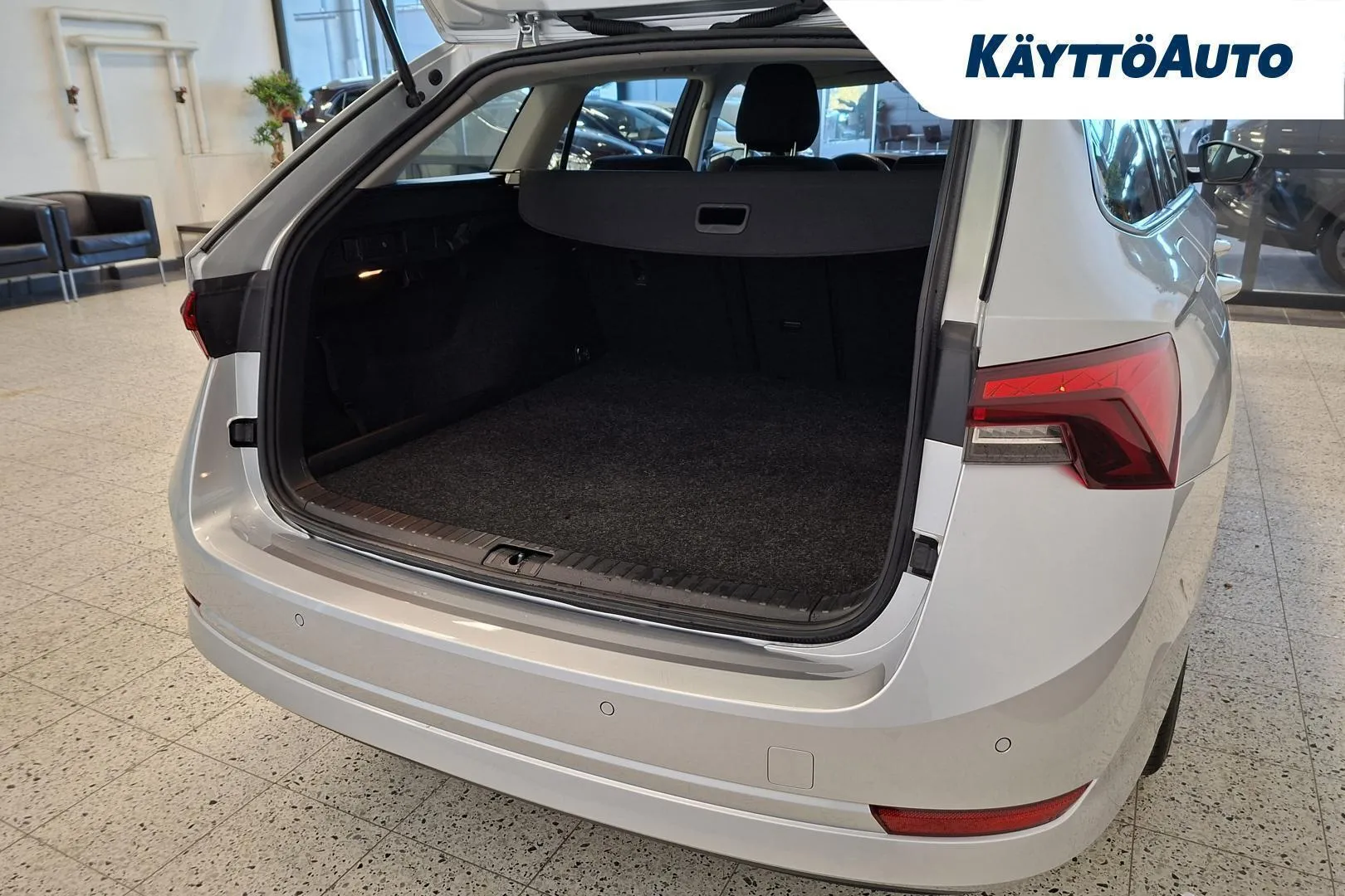 Skoda Octavia NNK-602 carousel image