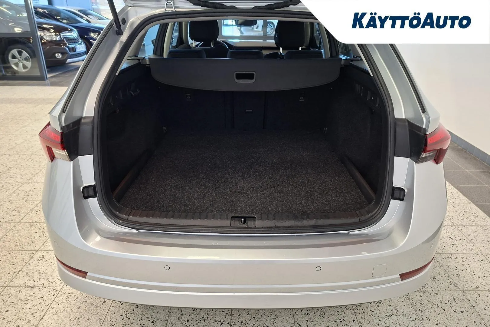 Skoda Octavia NNK-602 carousel image