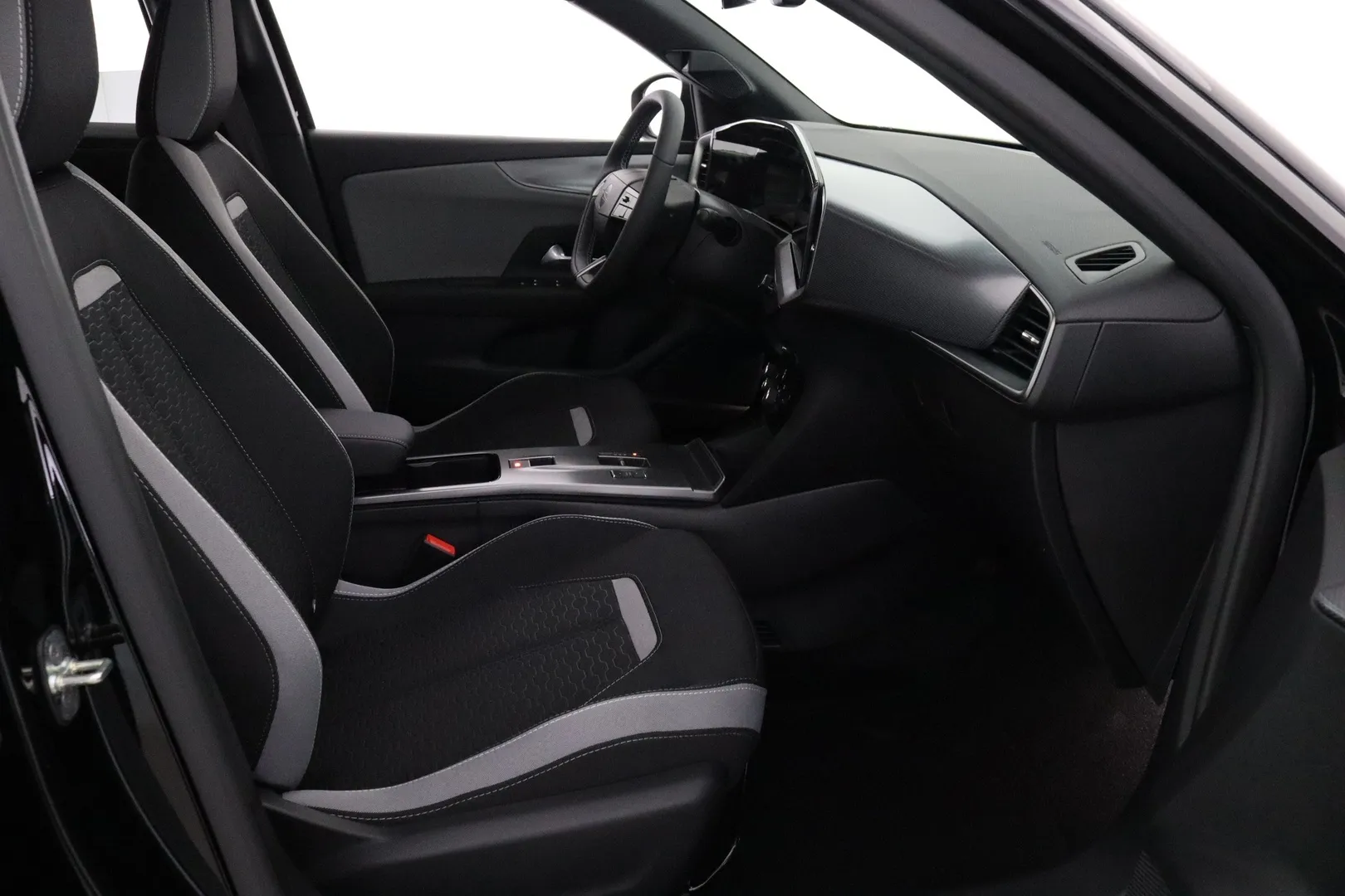 OPEL Mokka FTG-609 carousel image