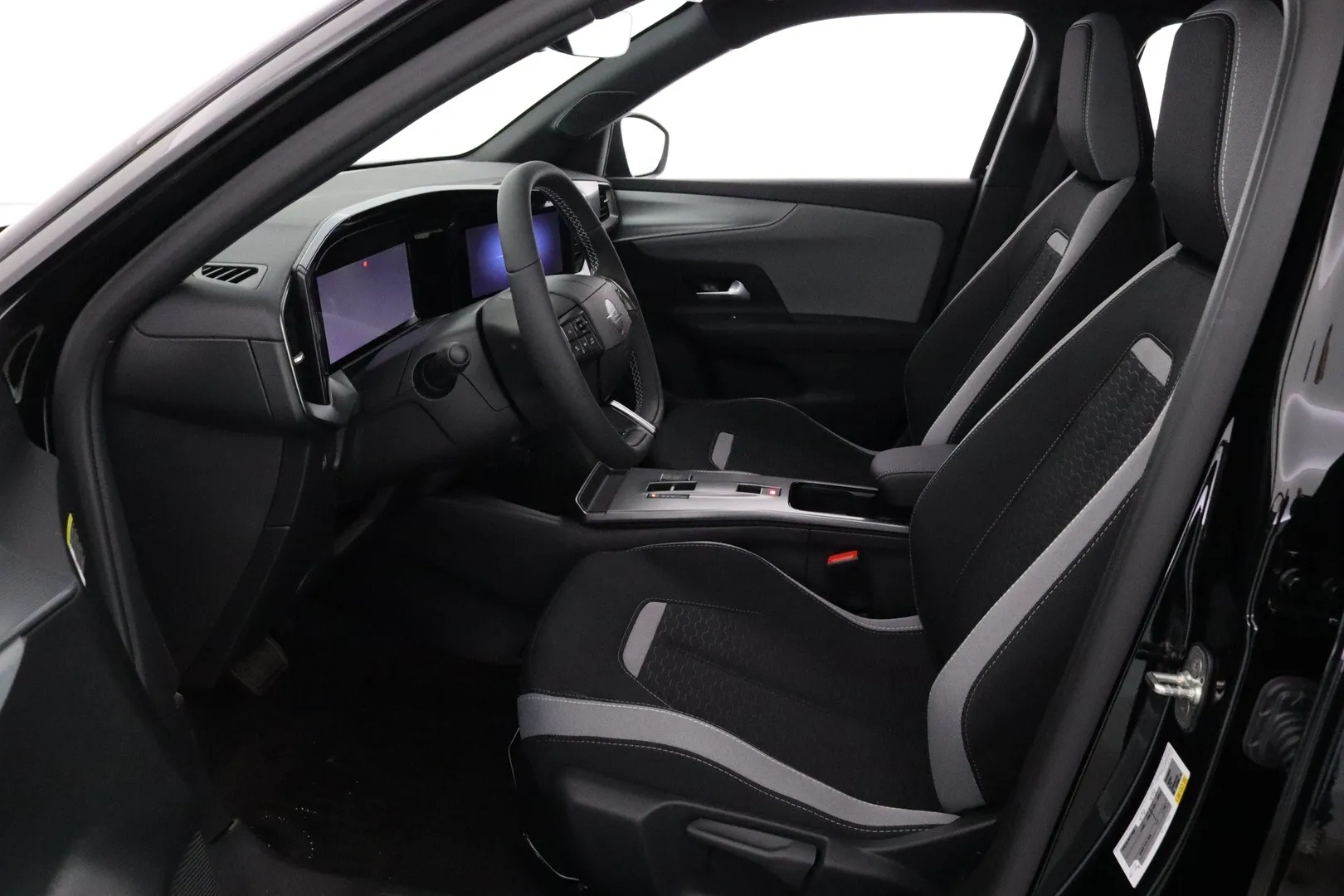 OPEL Mokka FTG-609 carousel image