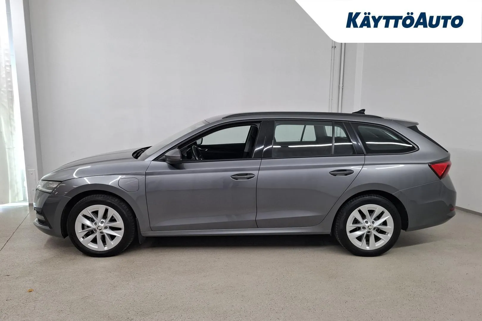 Skoda Octavia NNK-616 carousel image