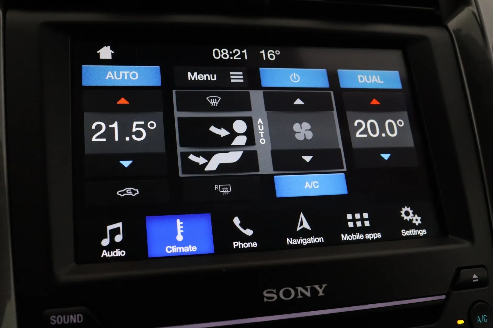 Ford Mondeo YLG-252 carousel image