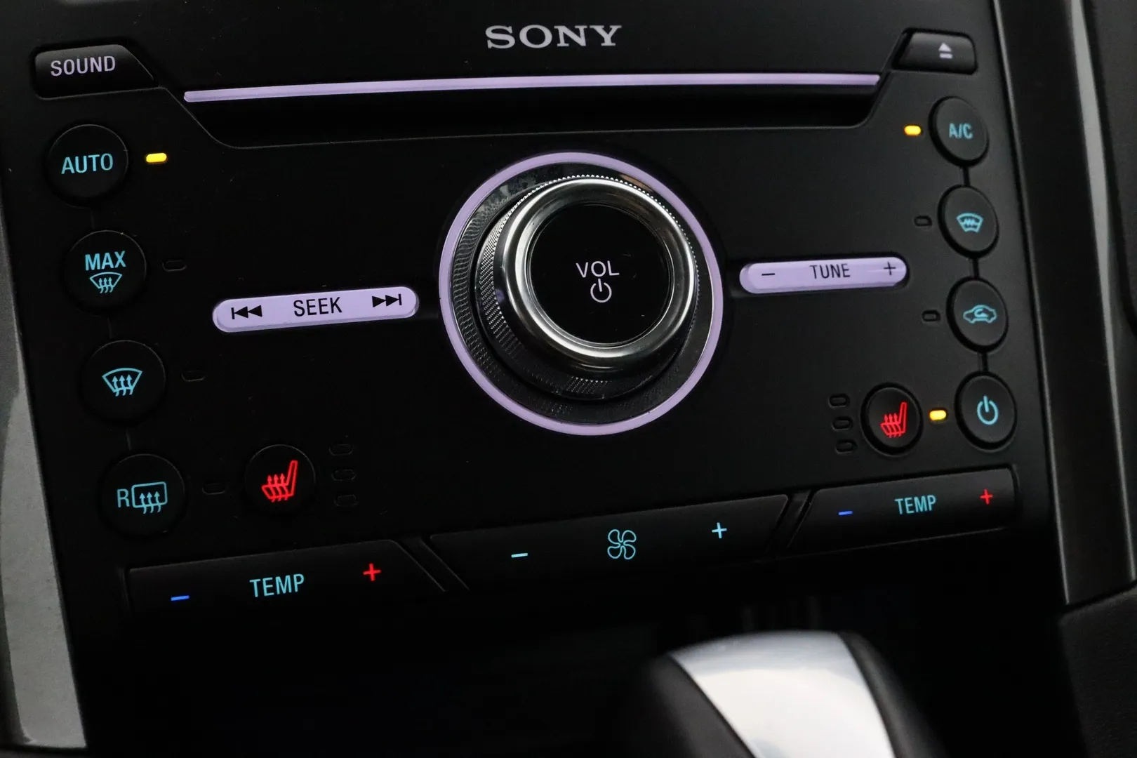 Ford Mondeo YLG-252 carousel image