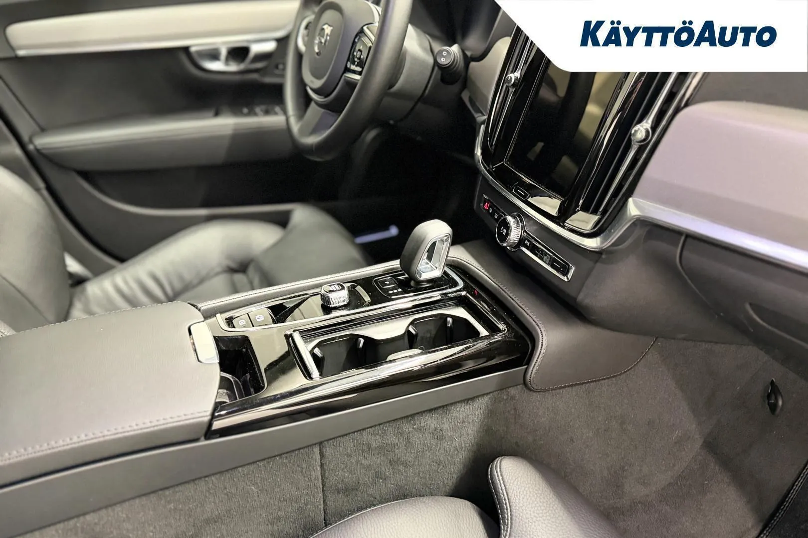 VOLVO V90 MSN-912 carousel image