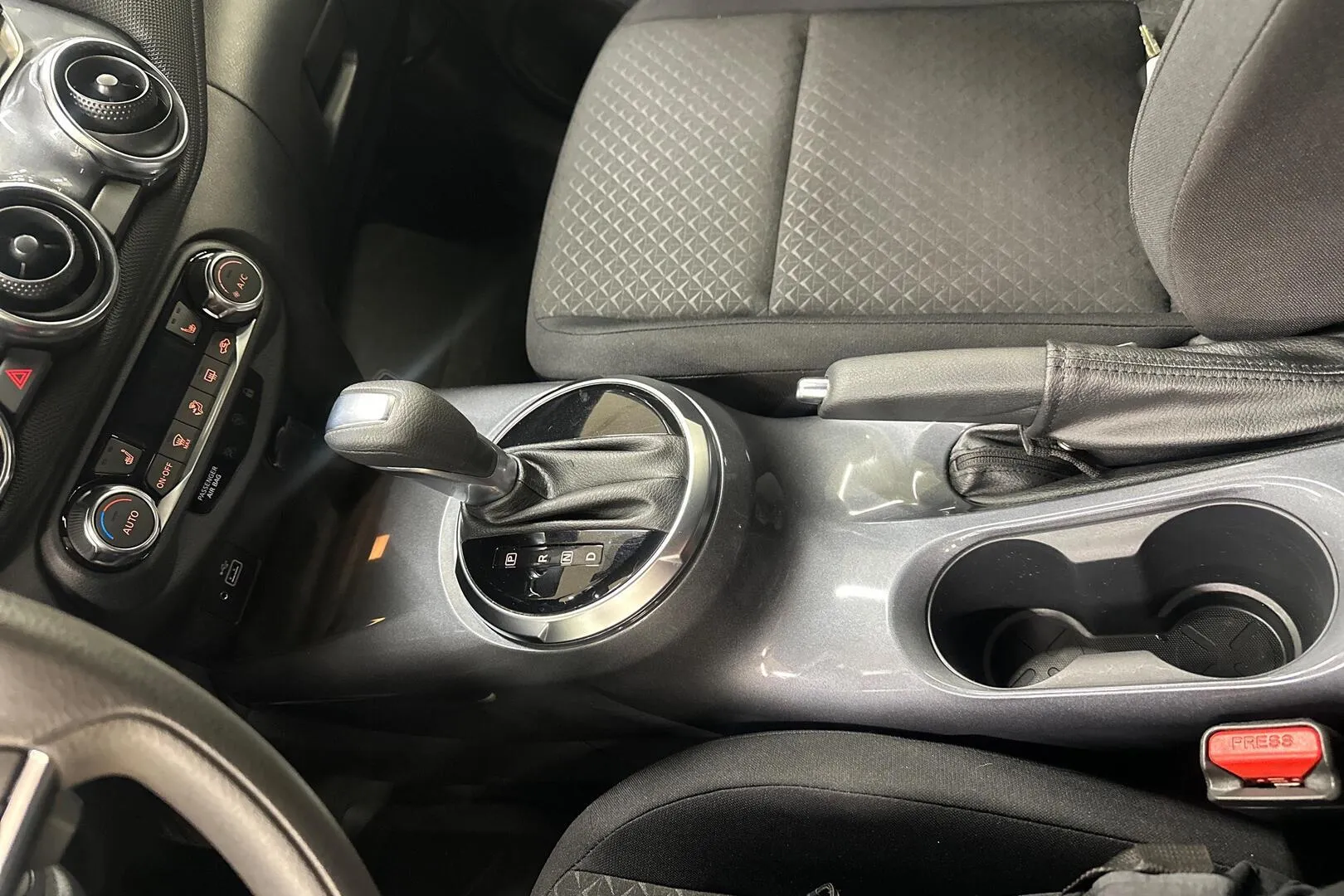 Nissan Juke SON-883 carousel image