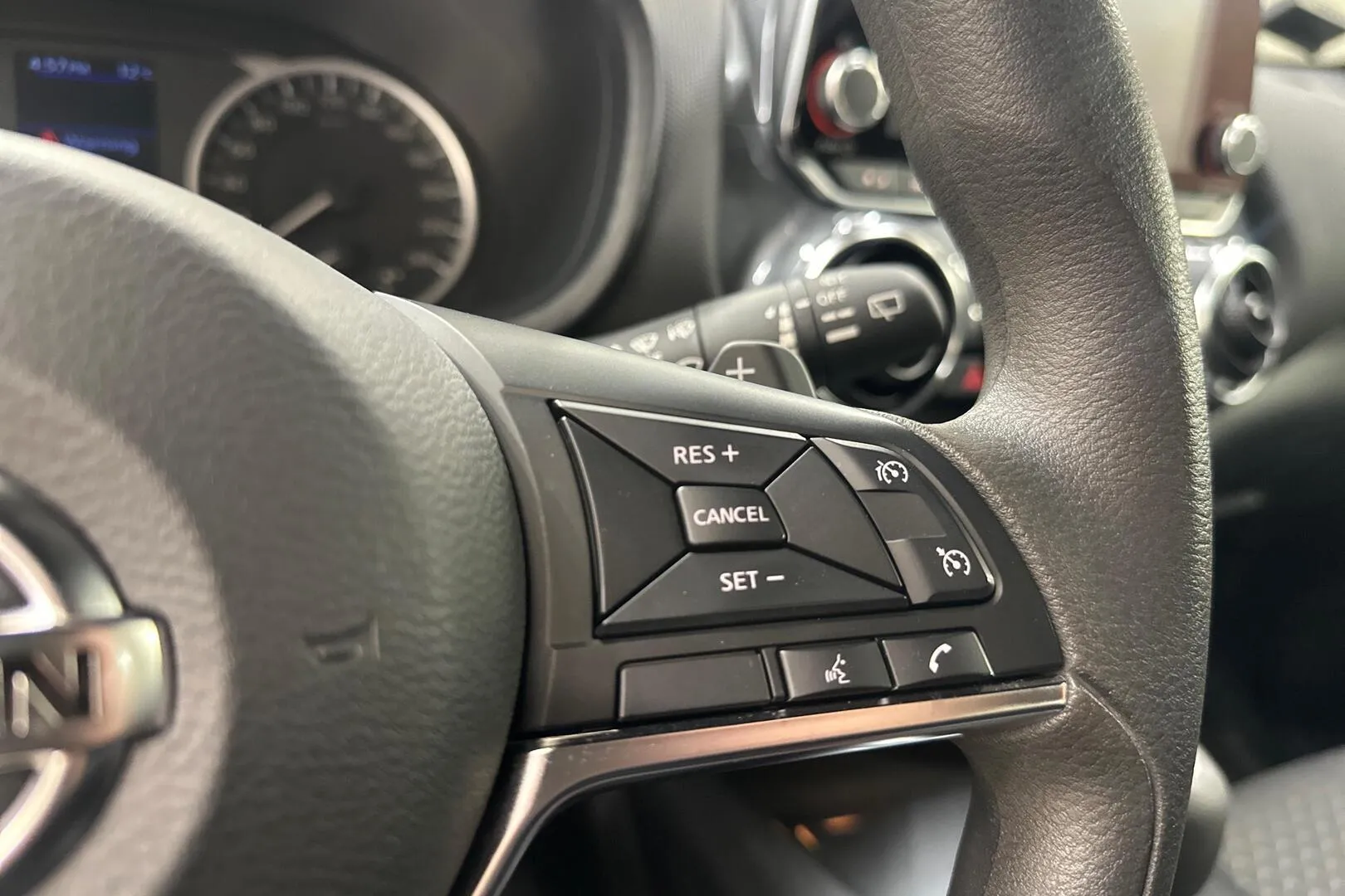 Nissan Juke SON-883 carousel image