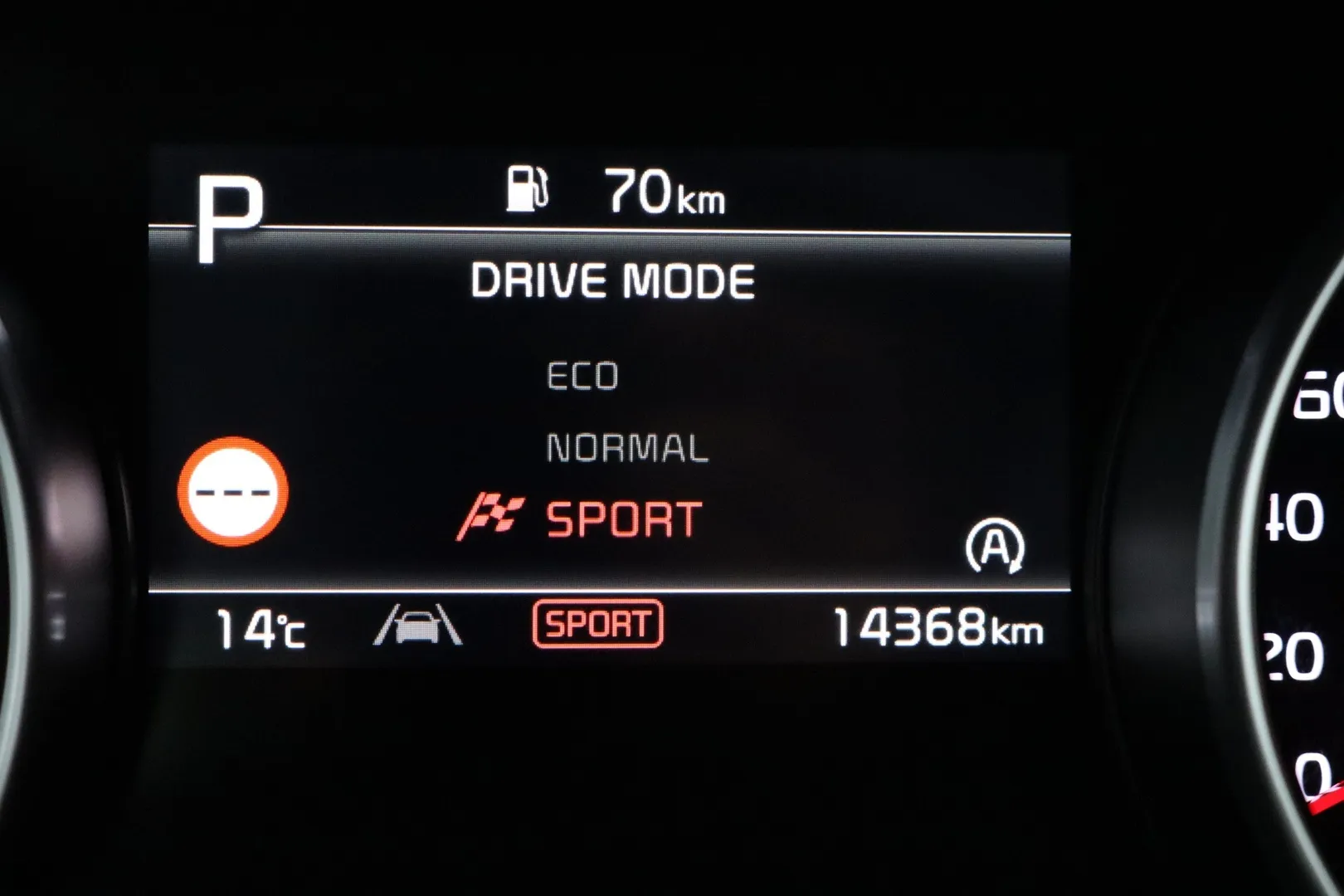 Kia Ceed RXA-586 carousel image