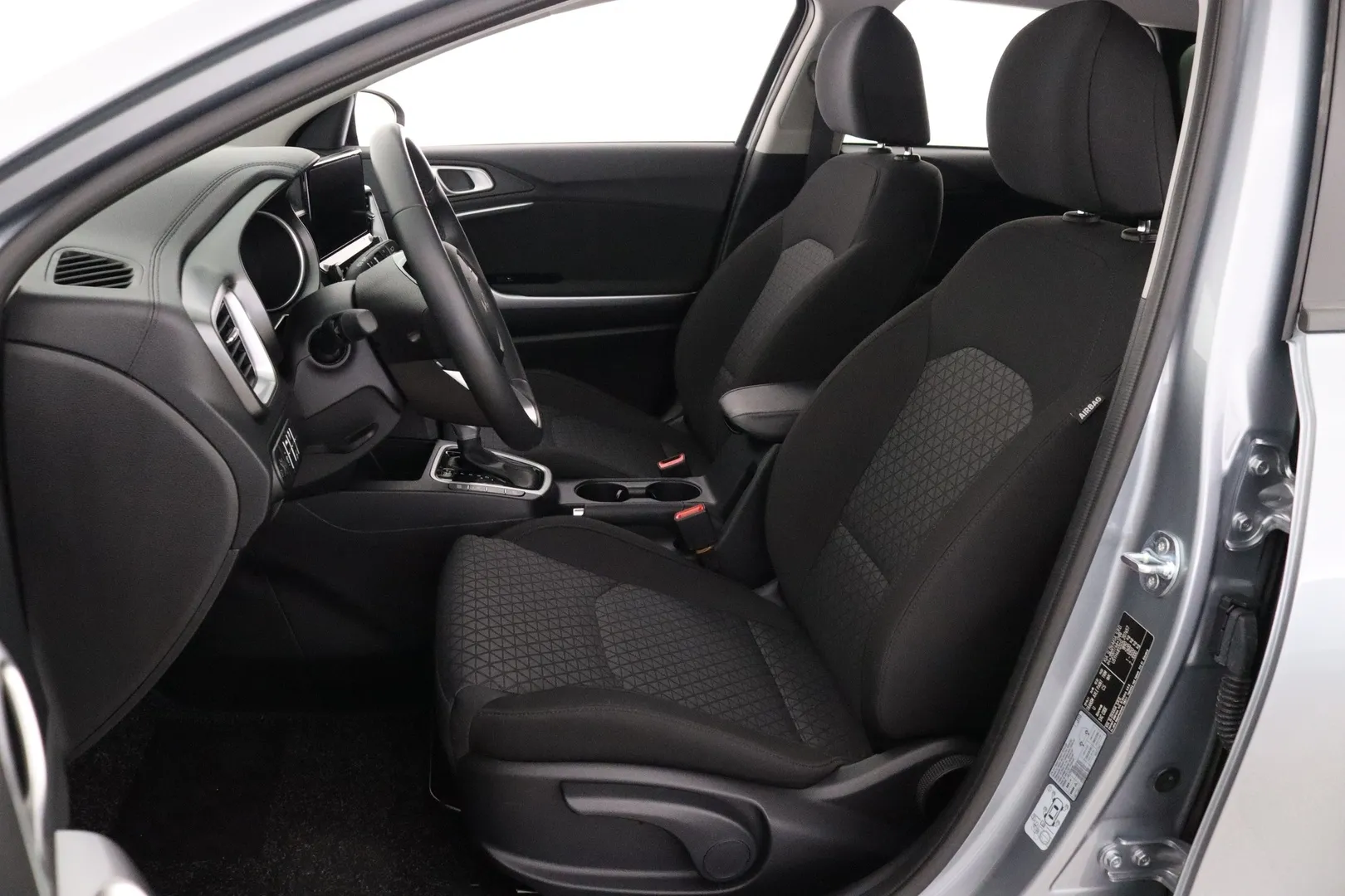 Kia Ceed RXA-586 carousel image