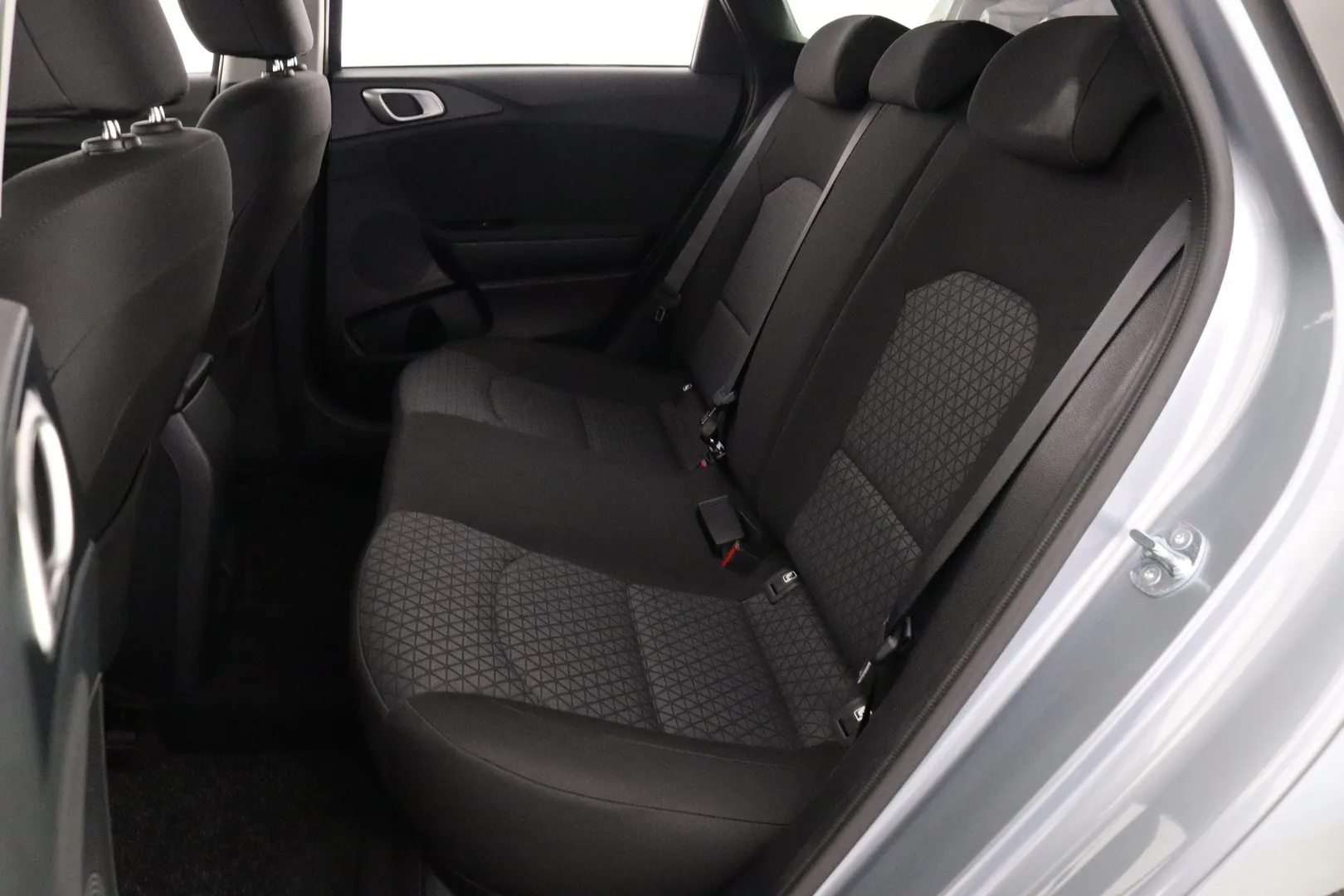 Kia Ceed RXA-586 carousel image