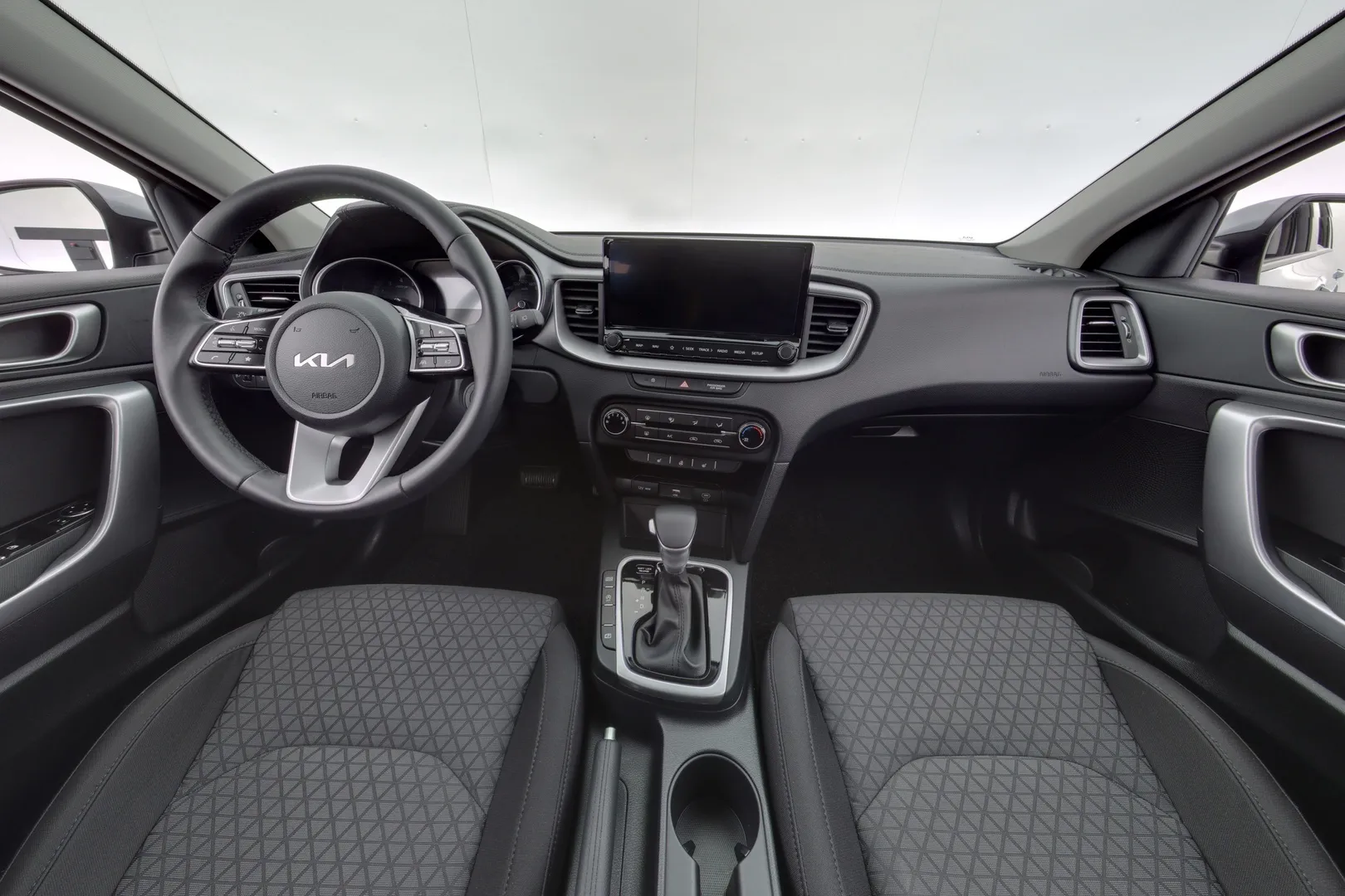 Kia Ceed RXA-586 carousel image