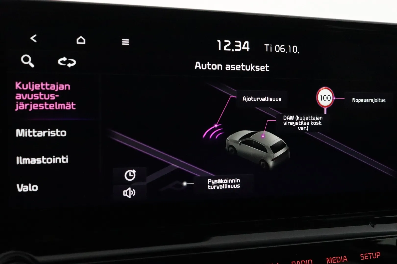 Kia Ceed RXA-586 carousel image
