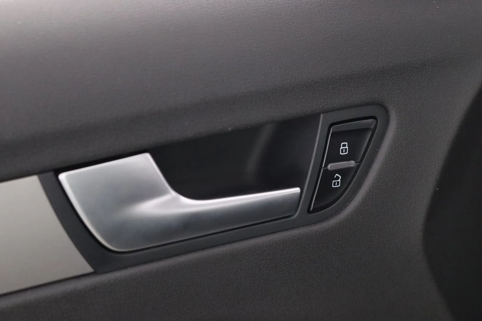 Audi A4 EMH-983 carousel image